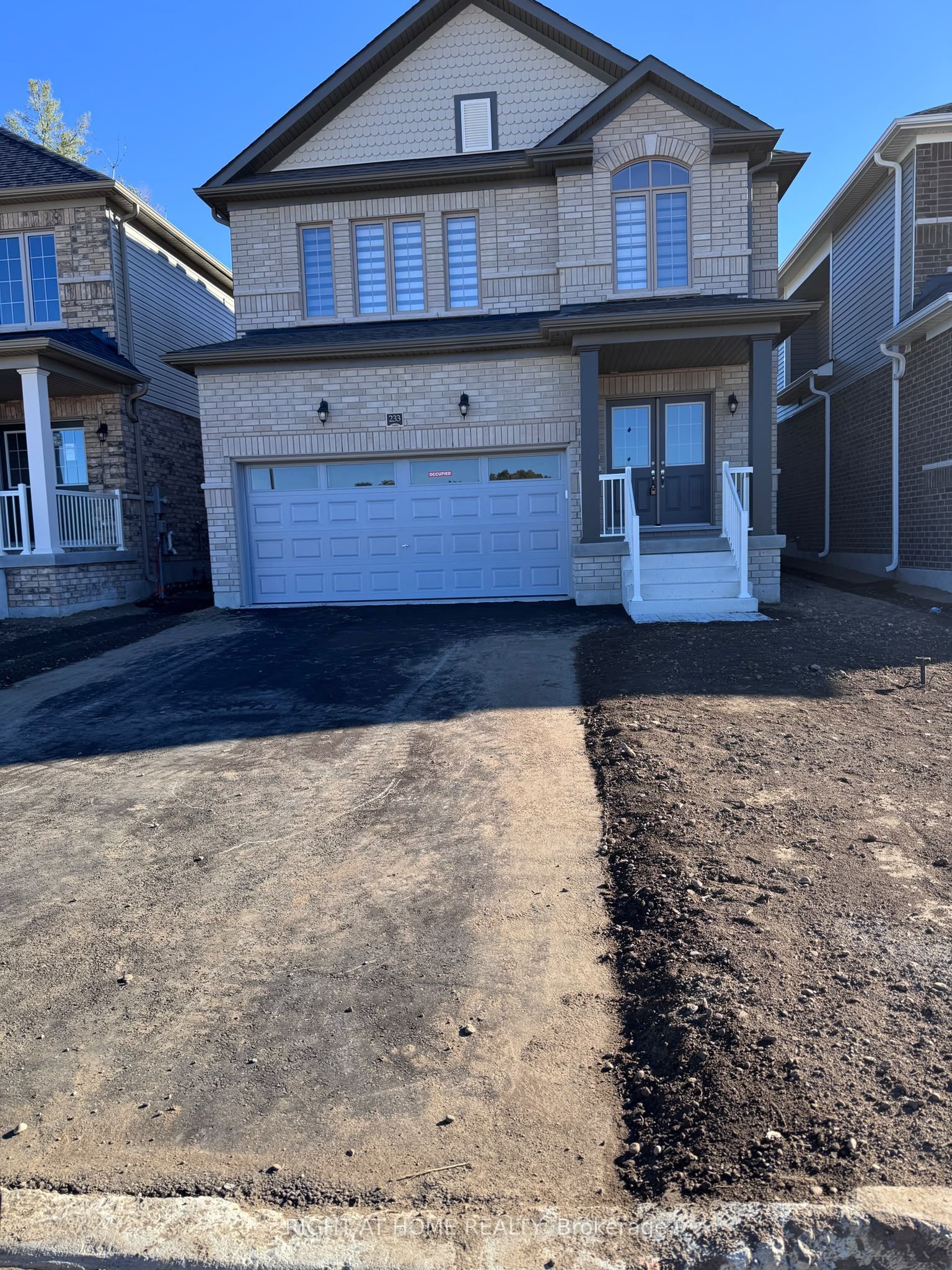 233 POSTILL Street Property Photo 1