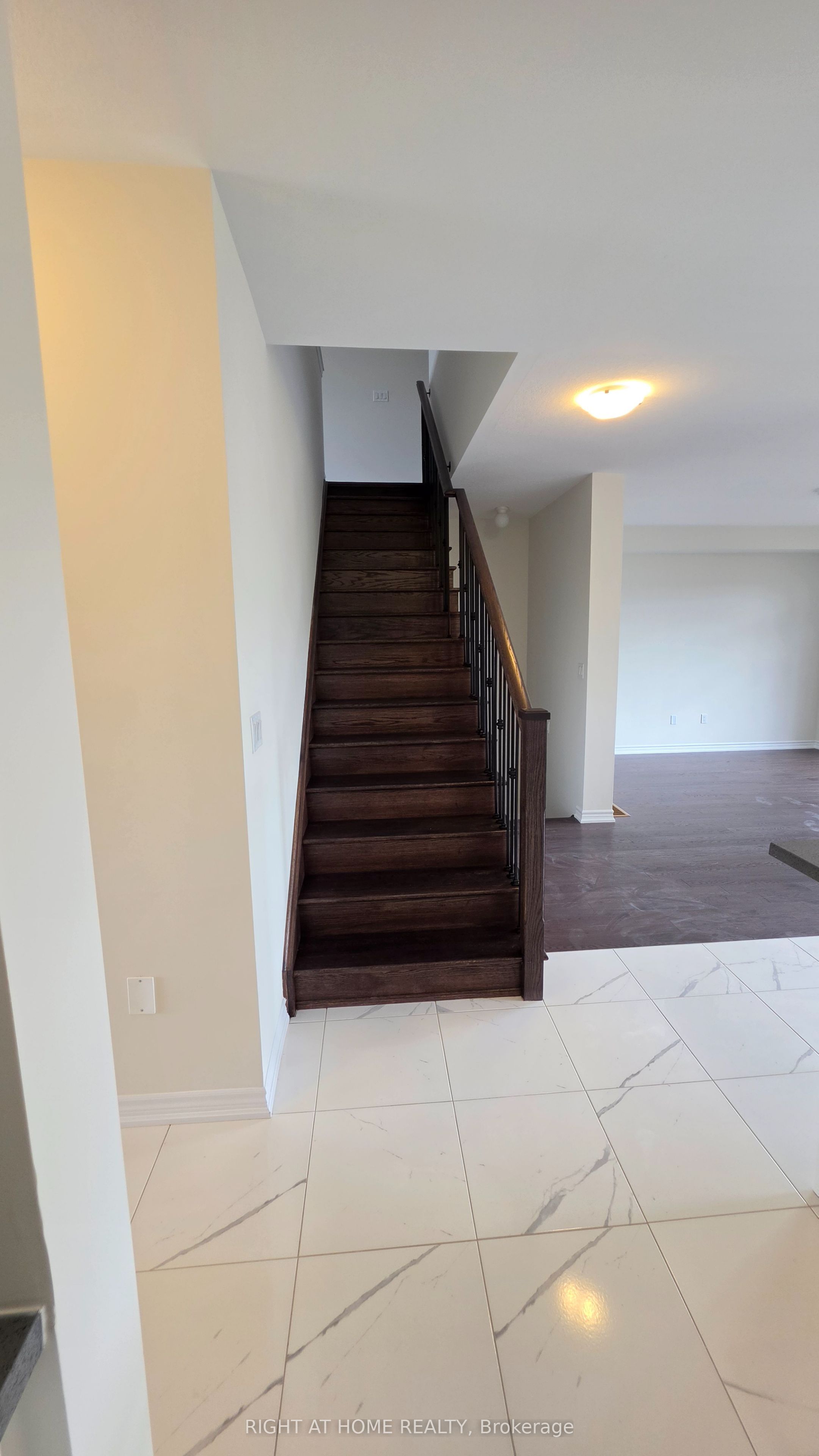 233 Postill Street Property Photo 15