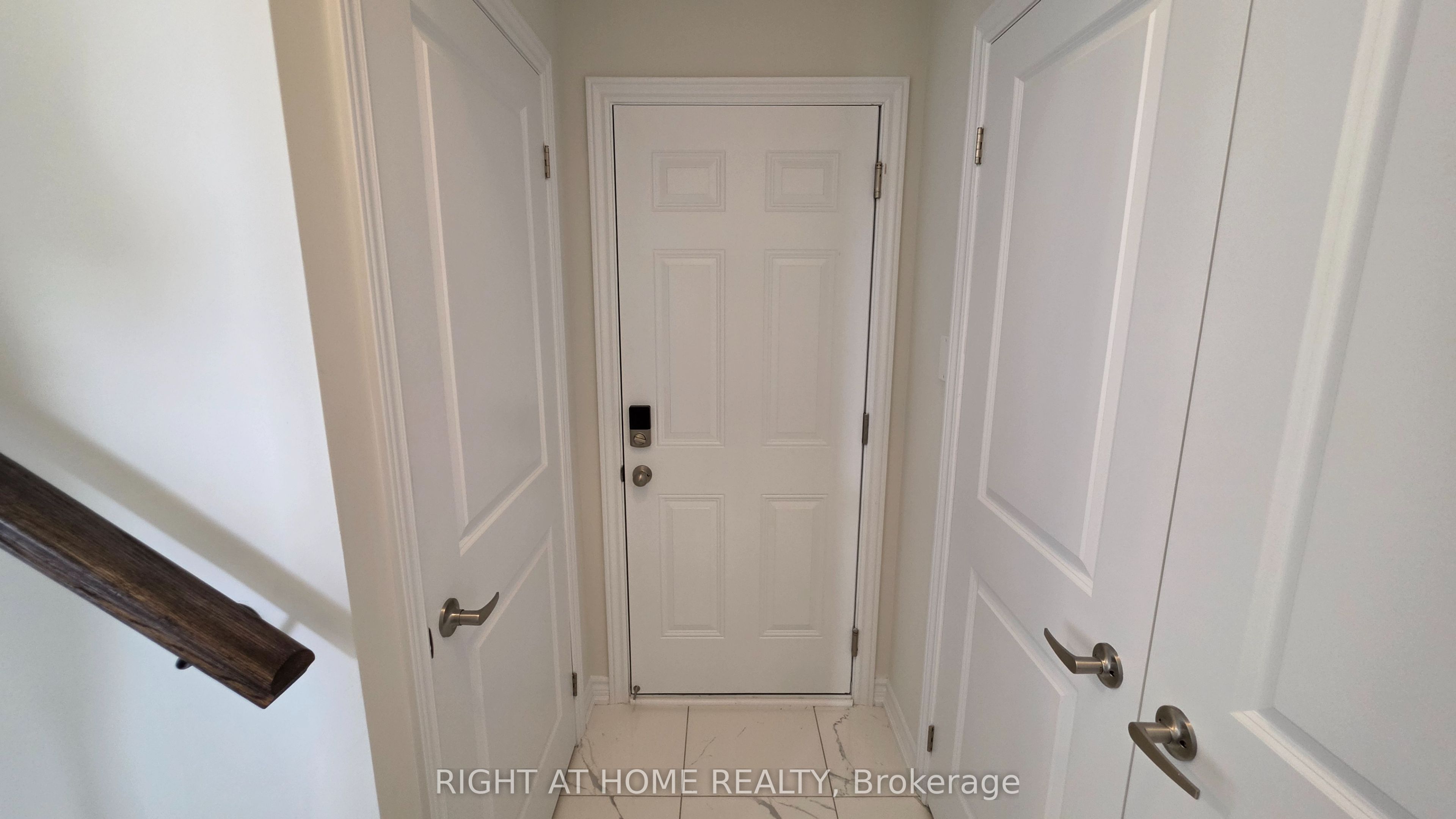 233 Postill Street Property Photo 19