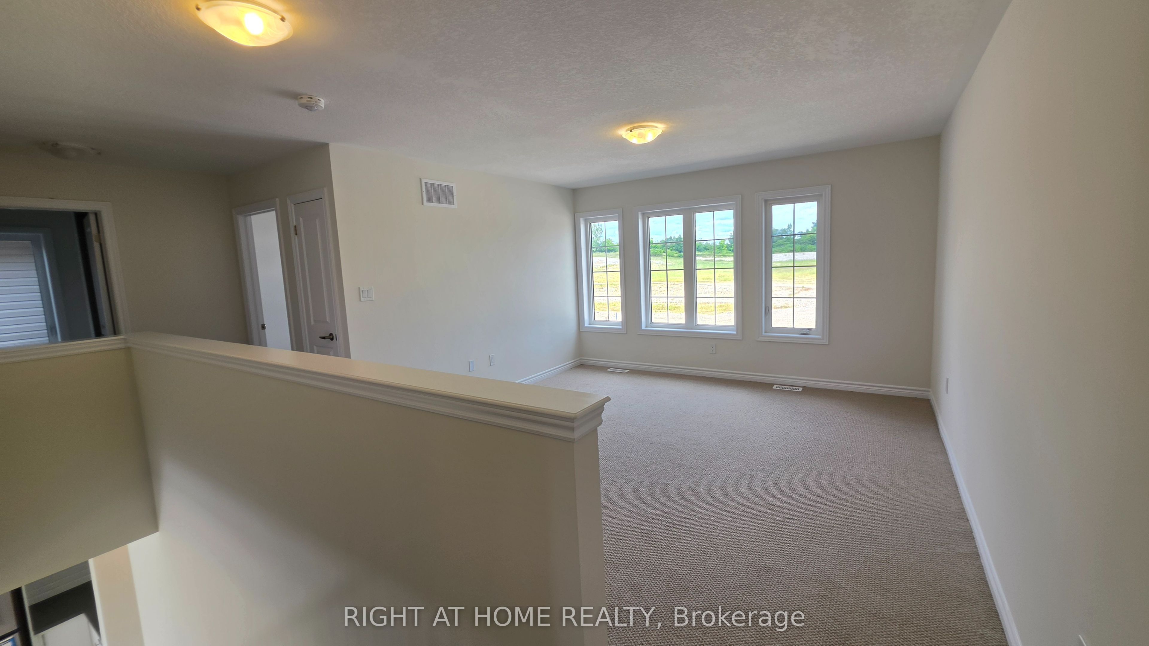 233 Postill Street Property Photo 25