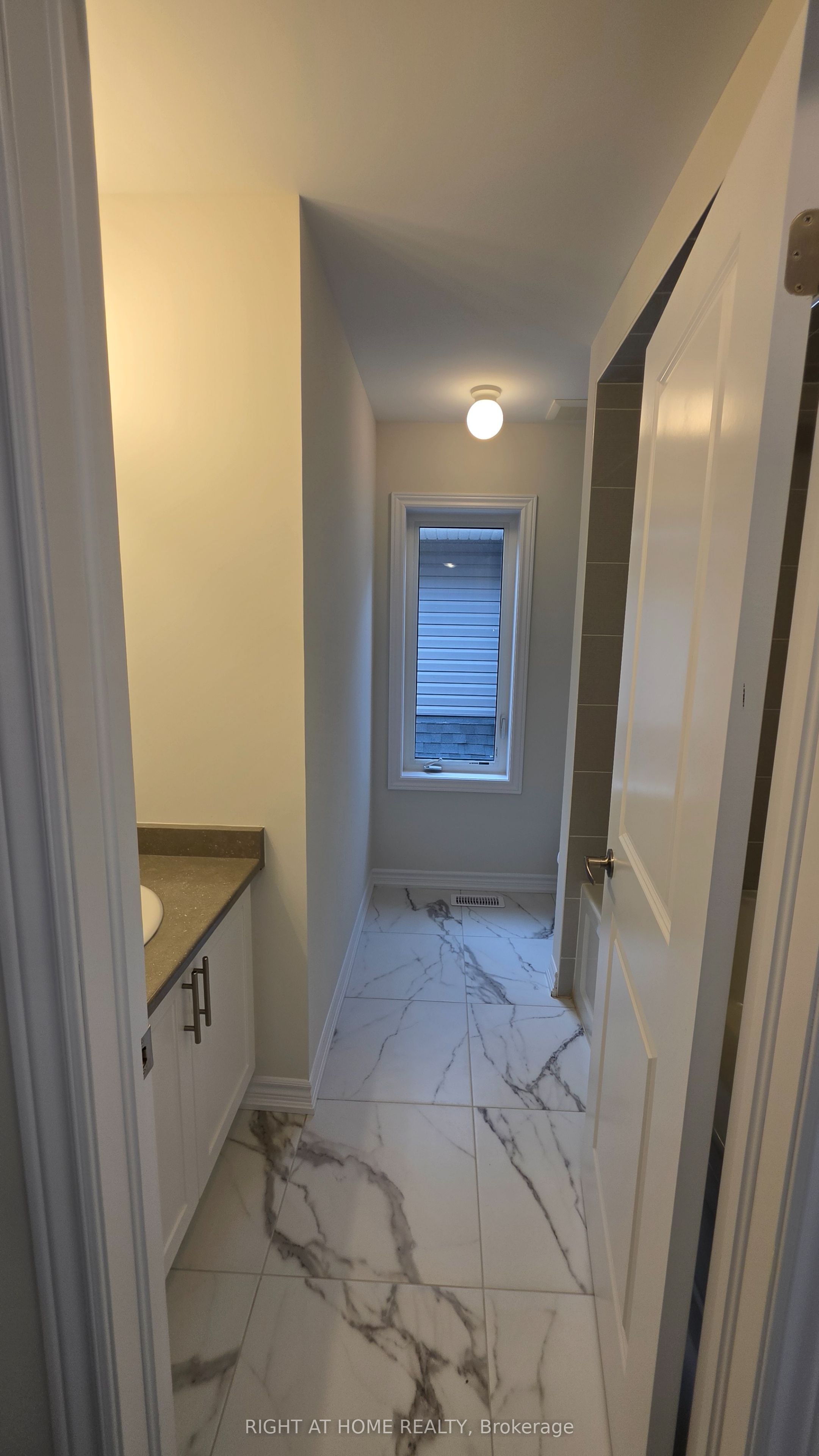 233 Postill Street Property Photo 27