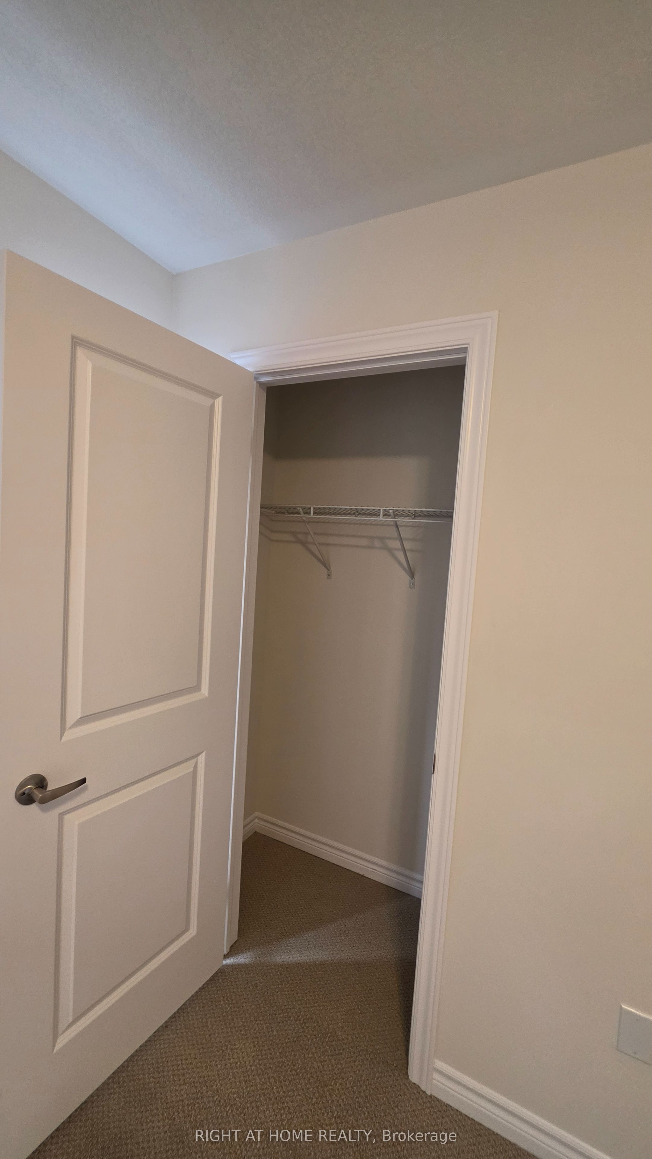 233 Postill Street Property Photo 36