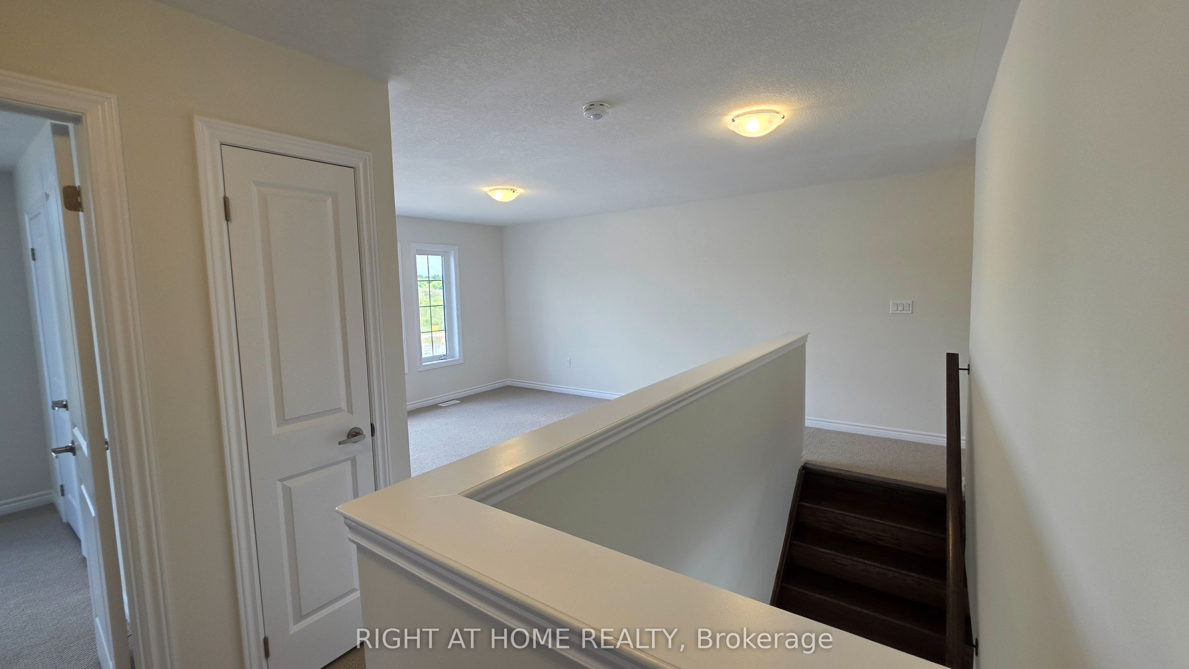 233 Postill Street Property Photo 37