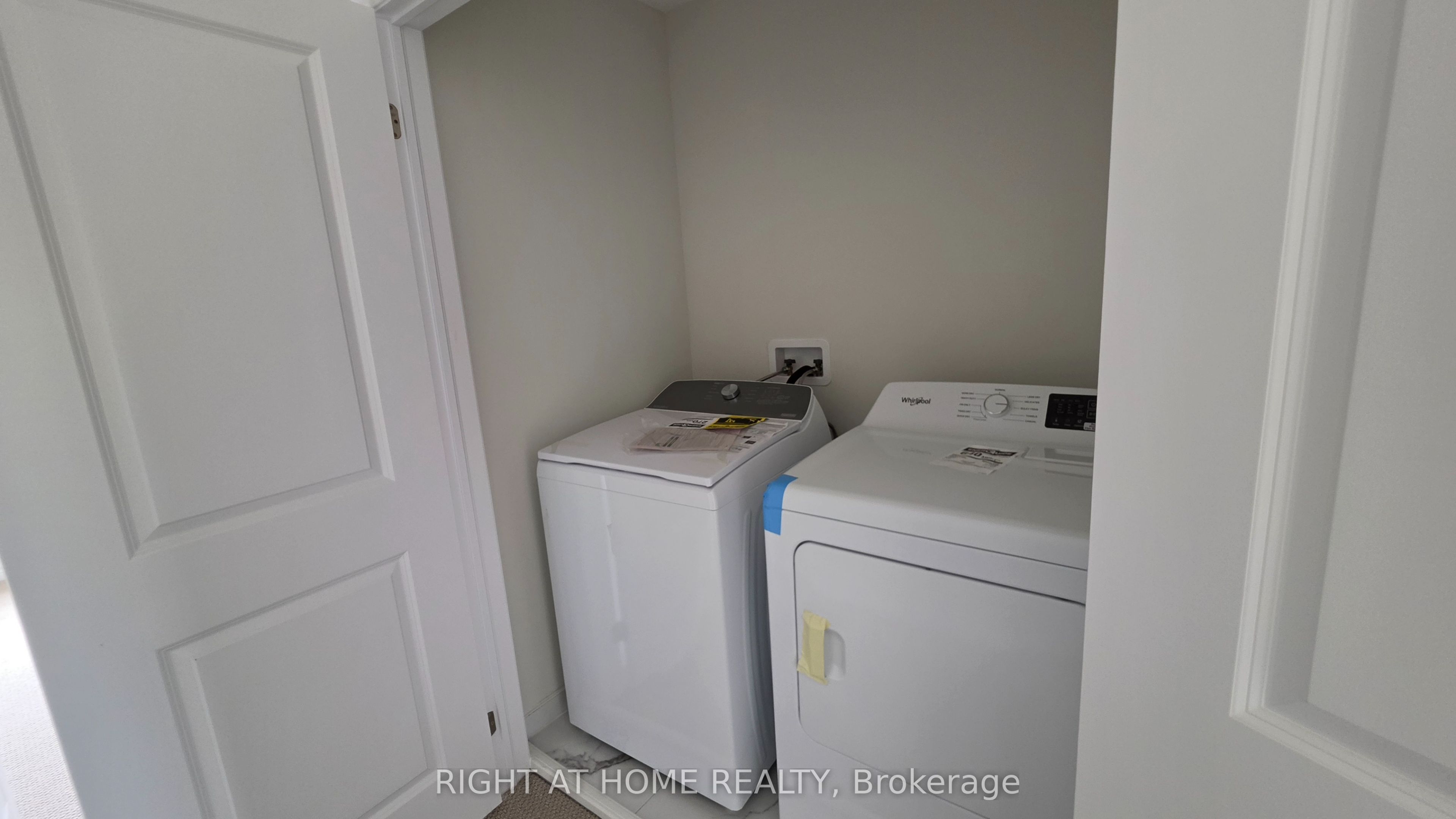 233 Postill Street Property Photo 39