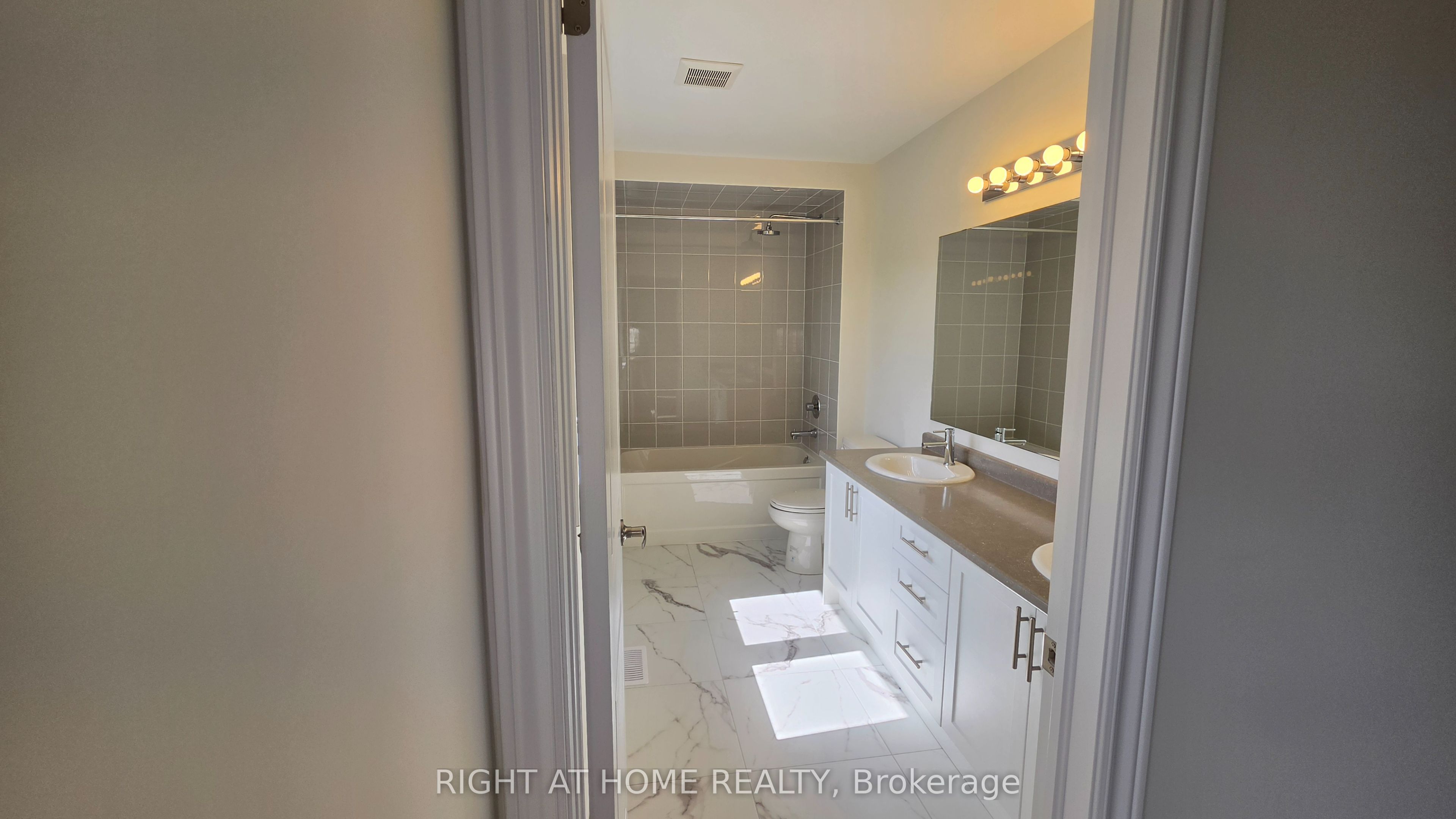 233 Postill Street Property Photo 43