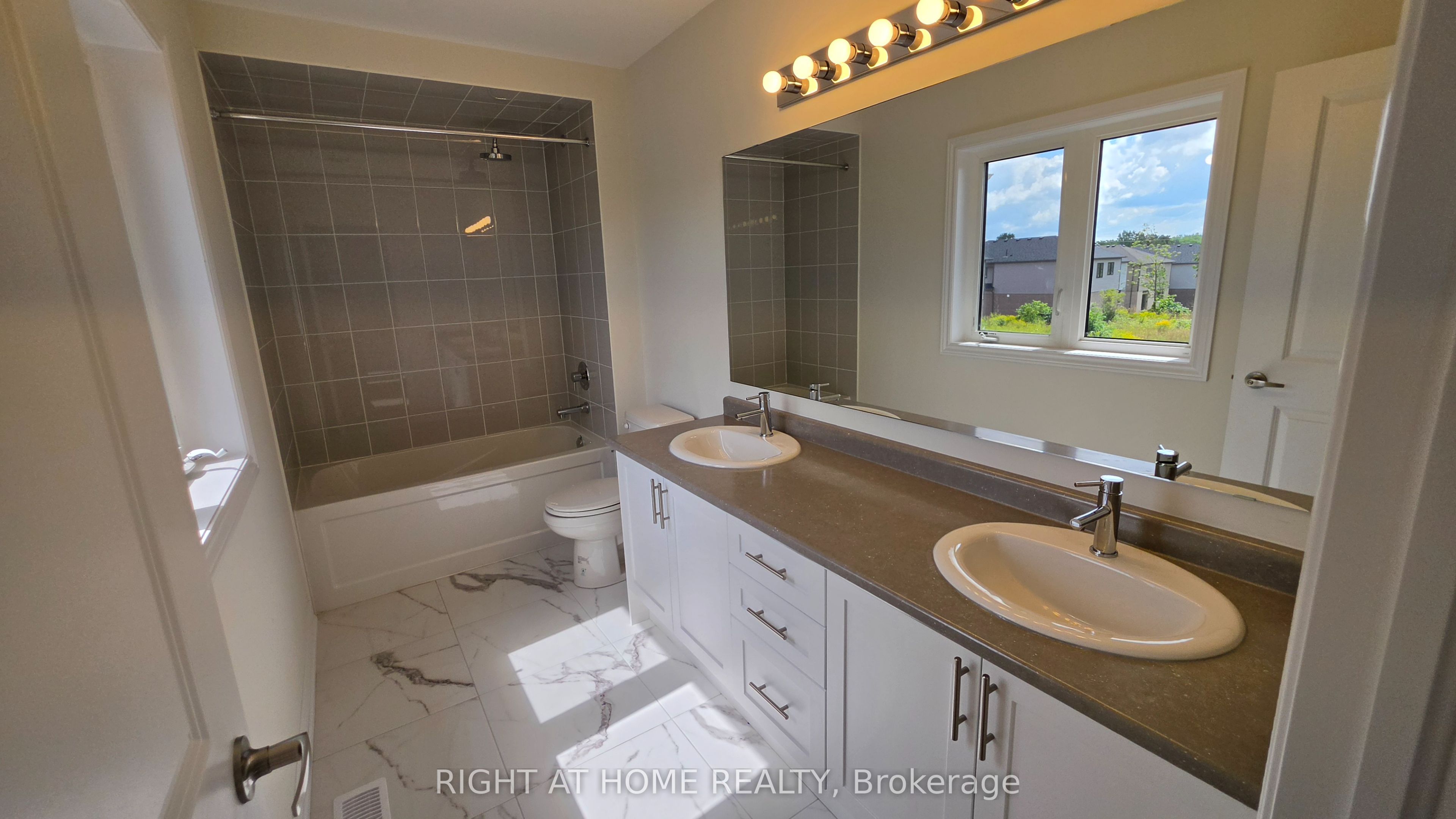 233 Postill Street Property Photo 46