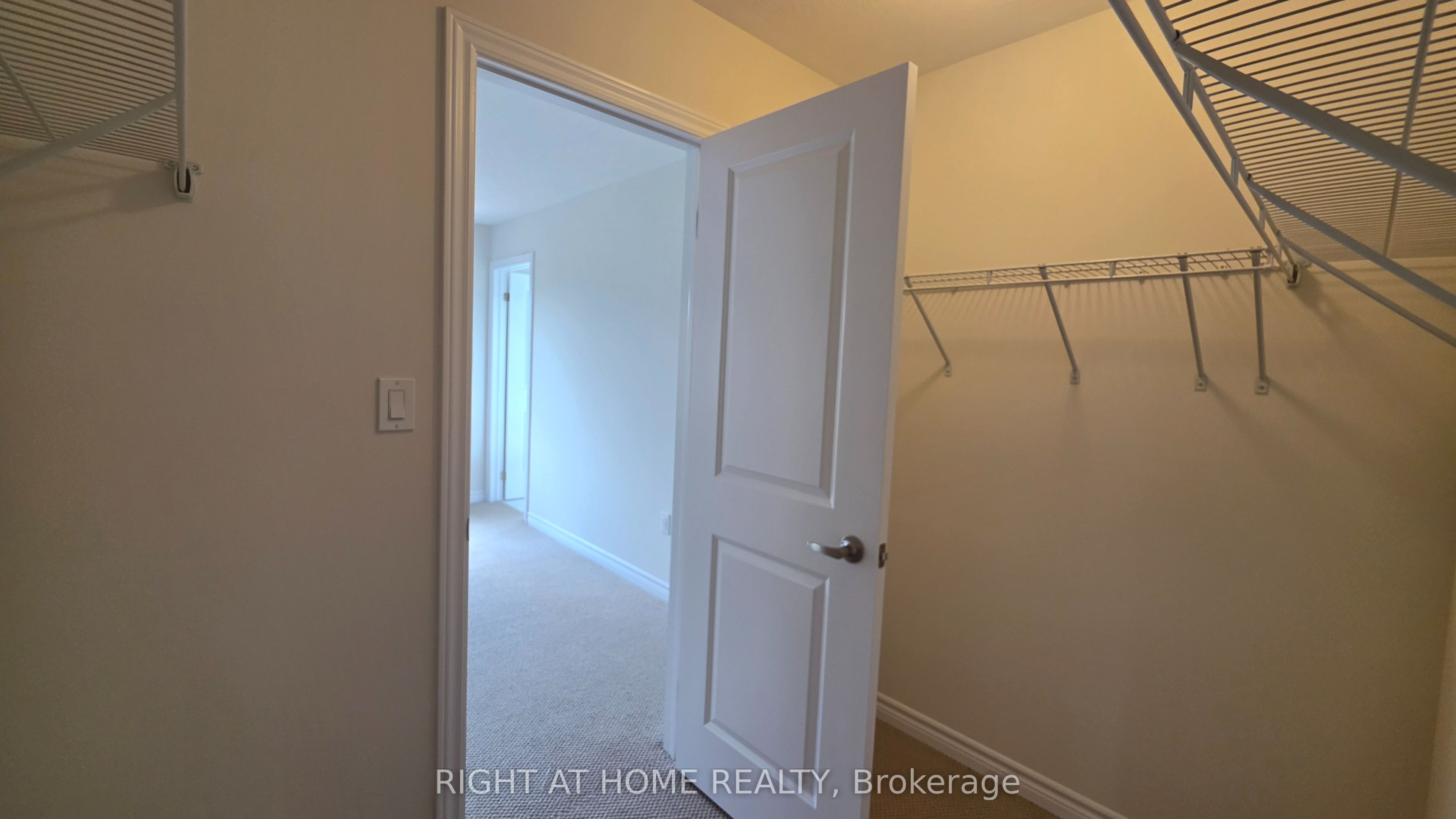 233 Postill Street Property Photo 48