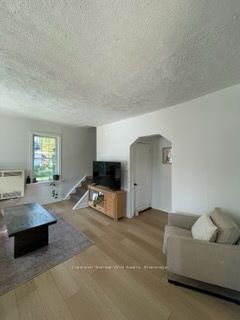 16 Queen Street N 1 Property Photo 3