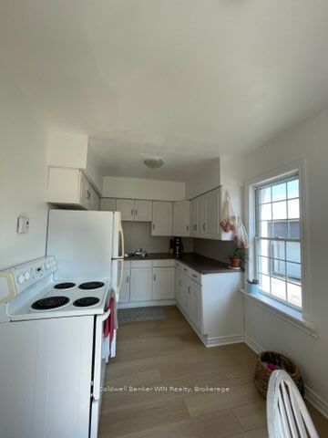 16 Queen Street N 1 Property Photo 5