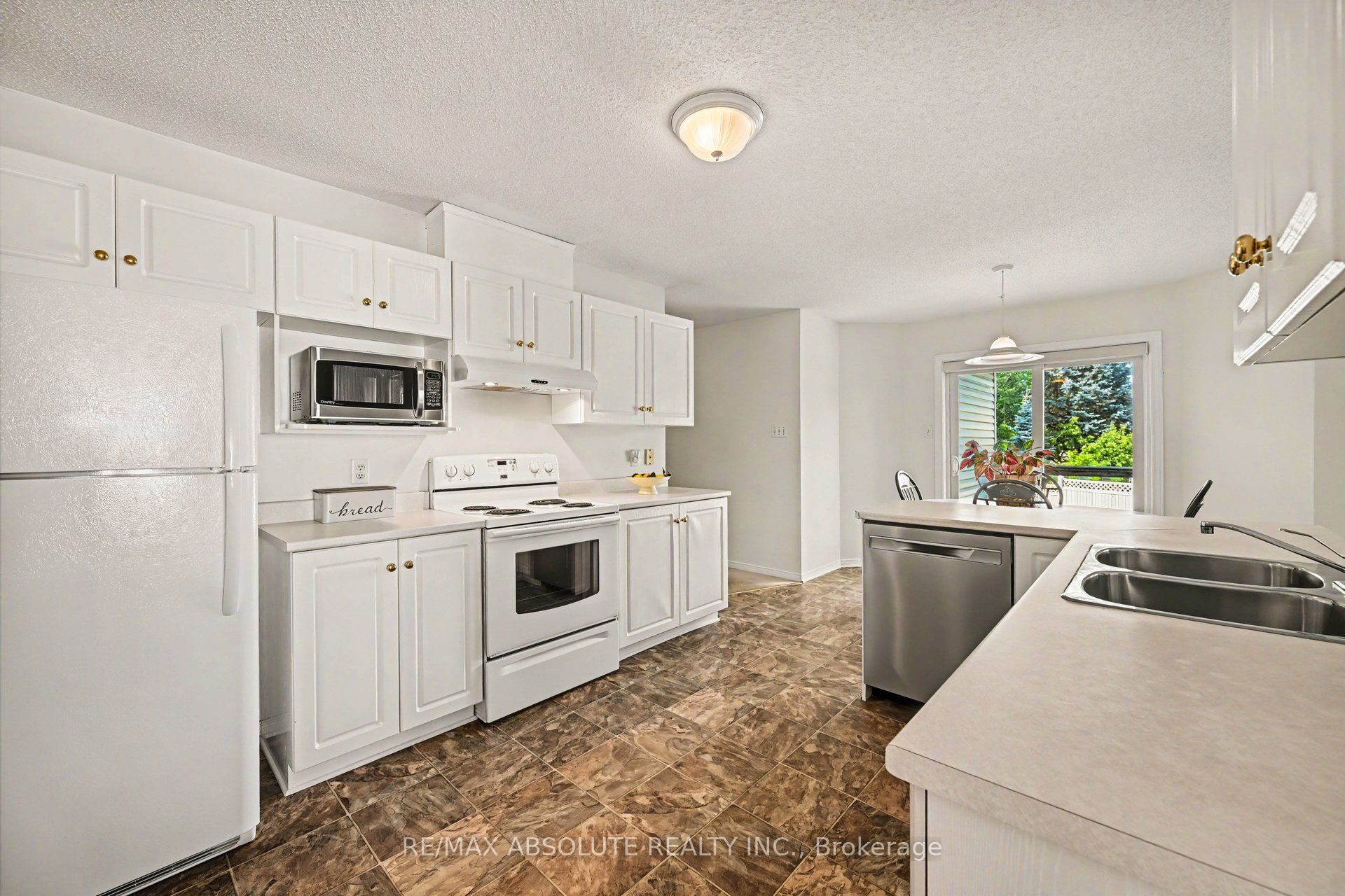 1 River Ridge Crescent Property Photo 13