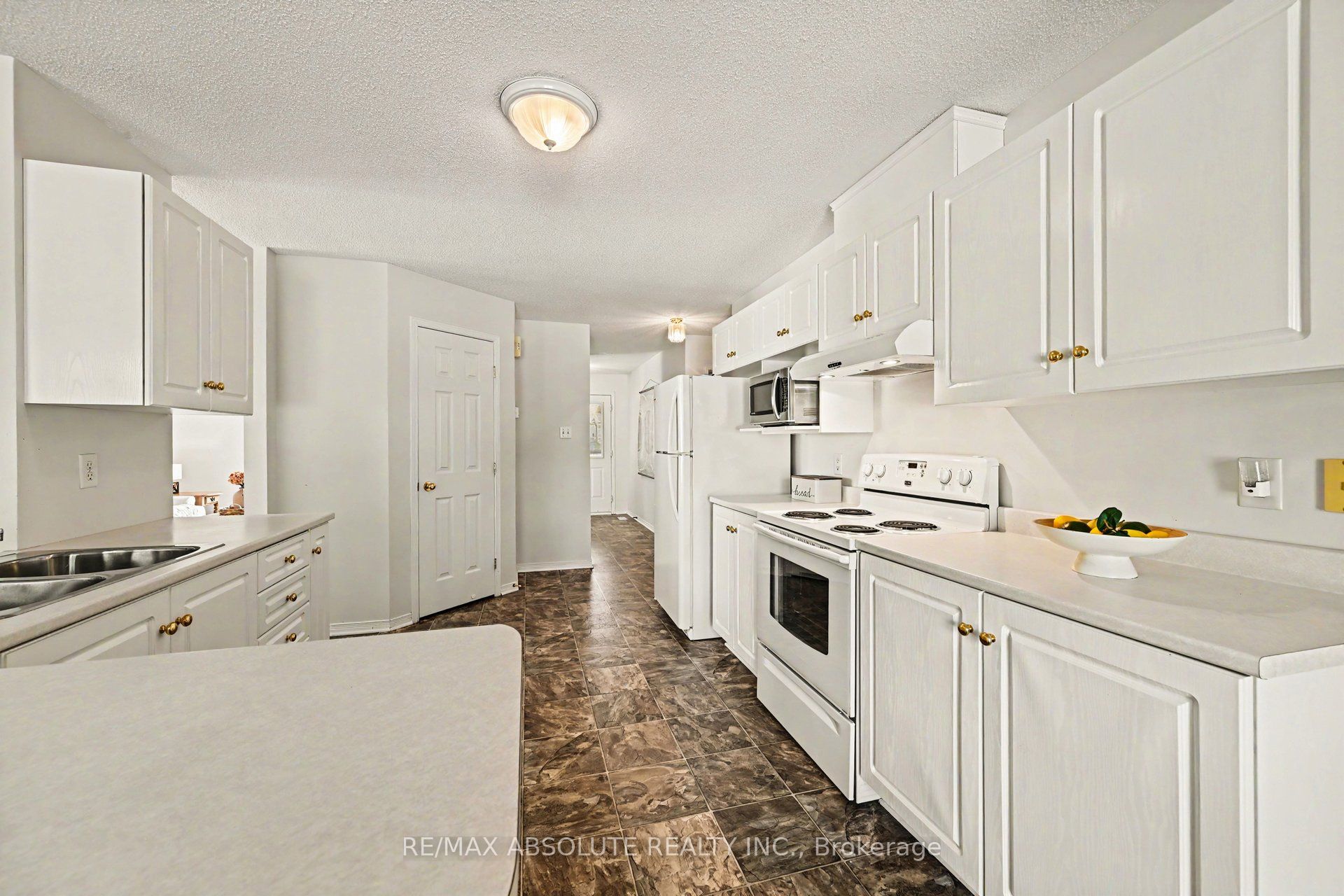 1 River Ridge Crescent Property Photo 15