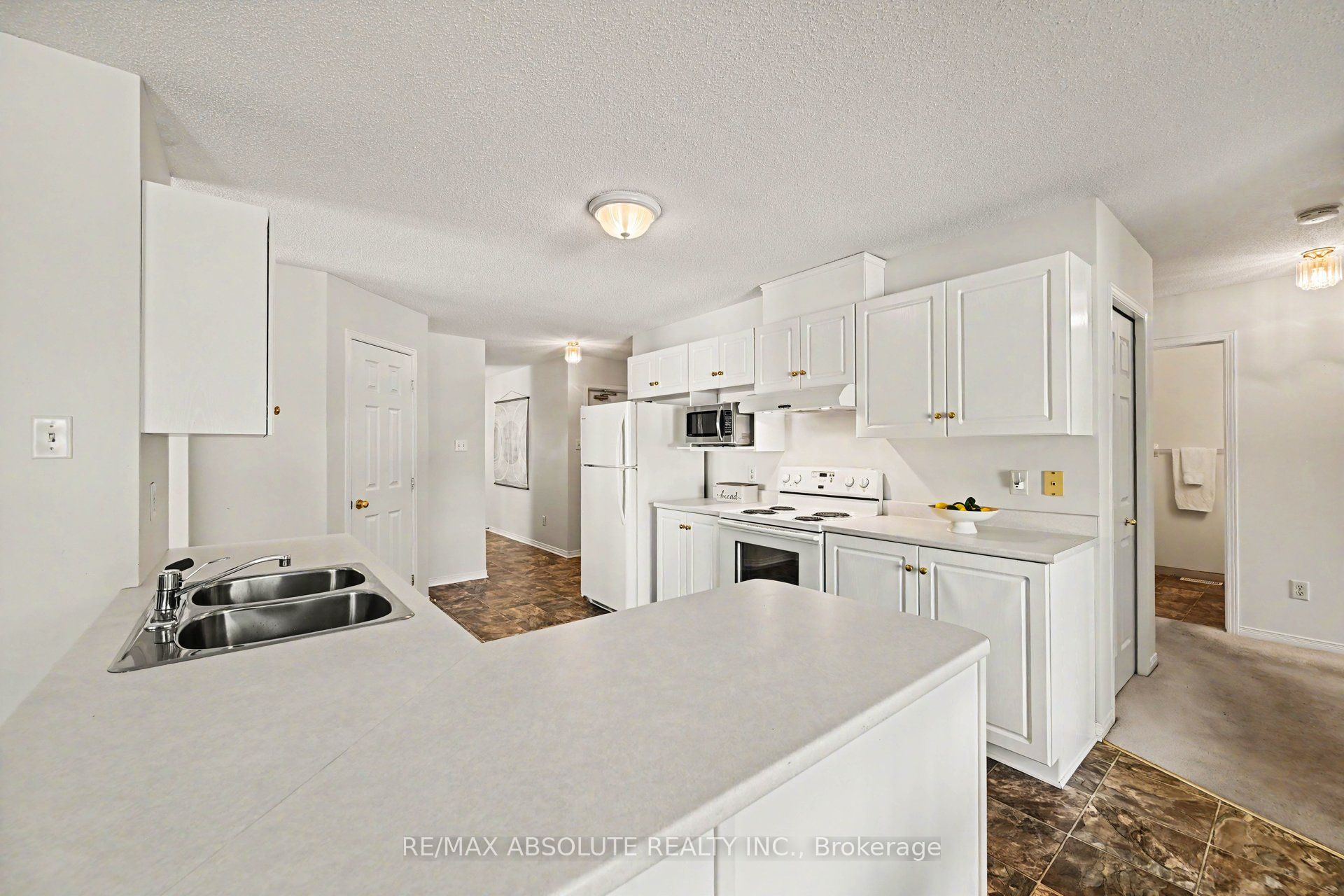 1 River Ridge Crescent Property Photo 17