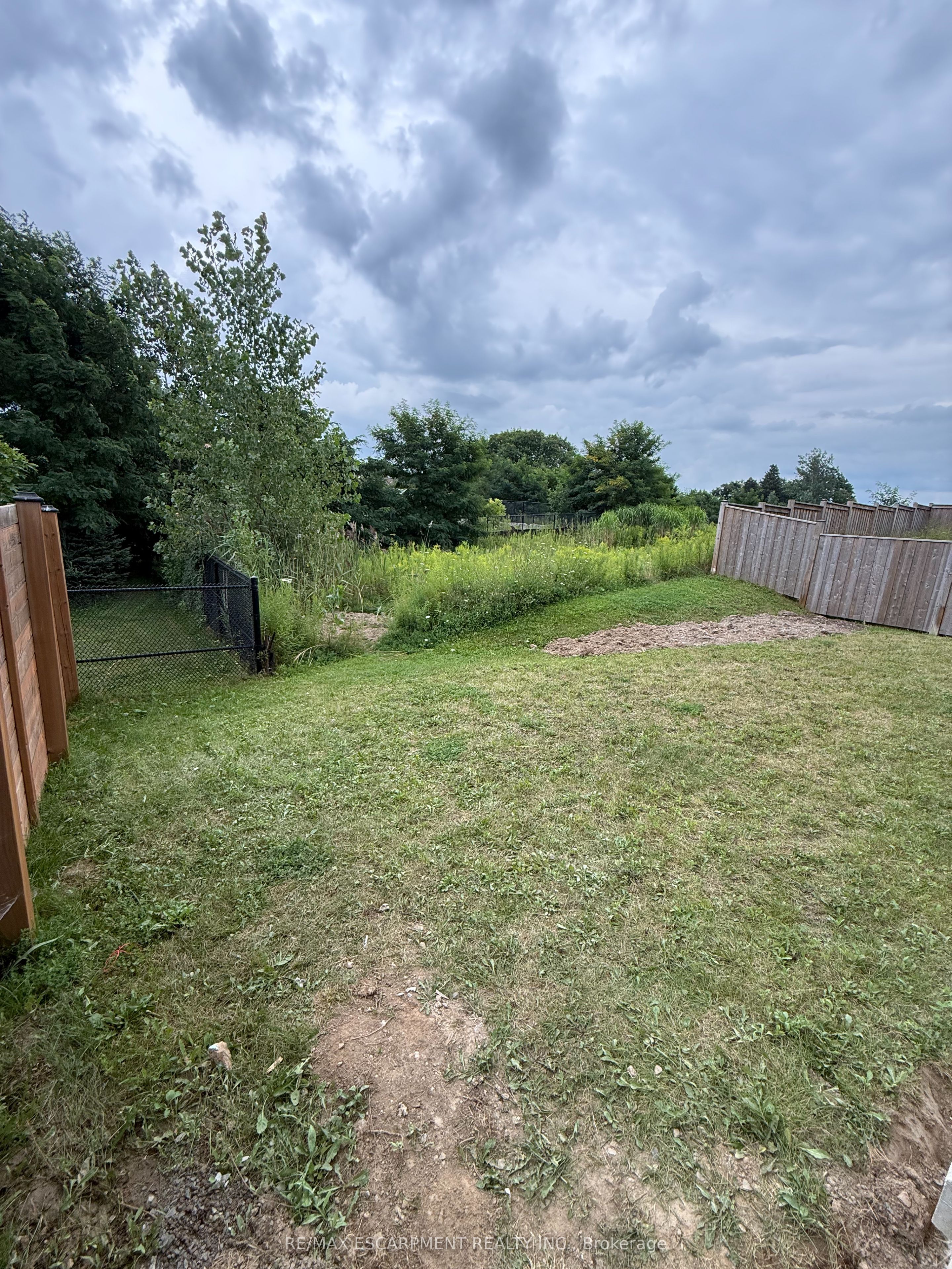 27 Deerfield Lane Lower Property Photo 5
