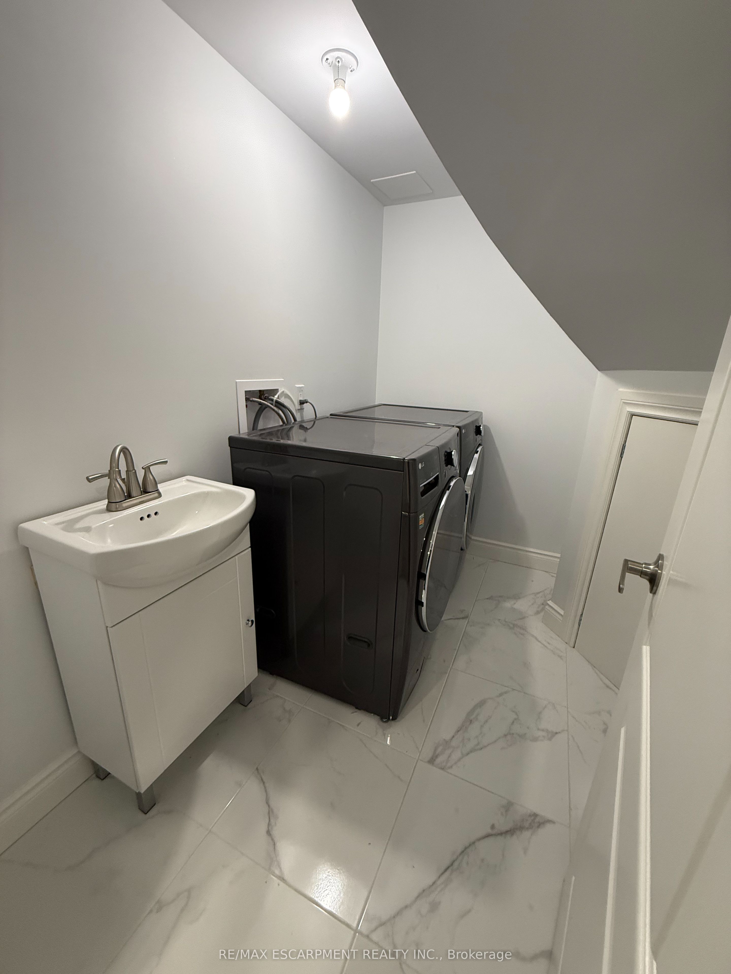 27 Deerfield Lane Lower Property Photo 19