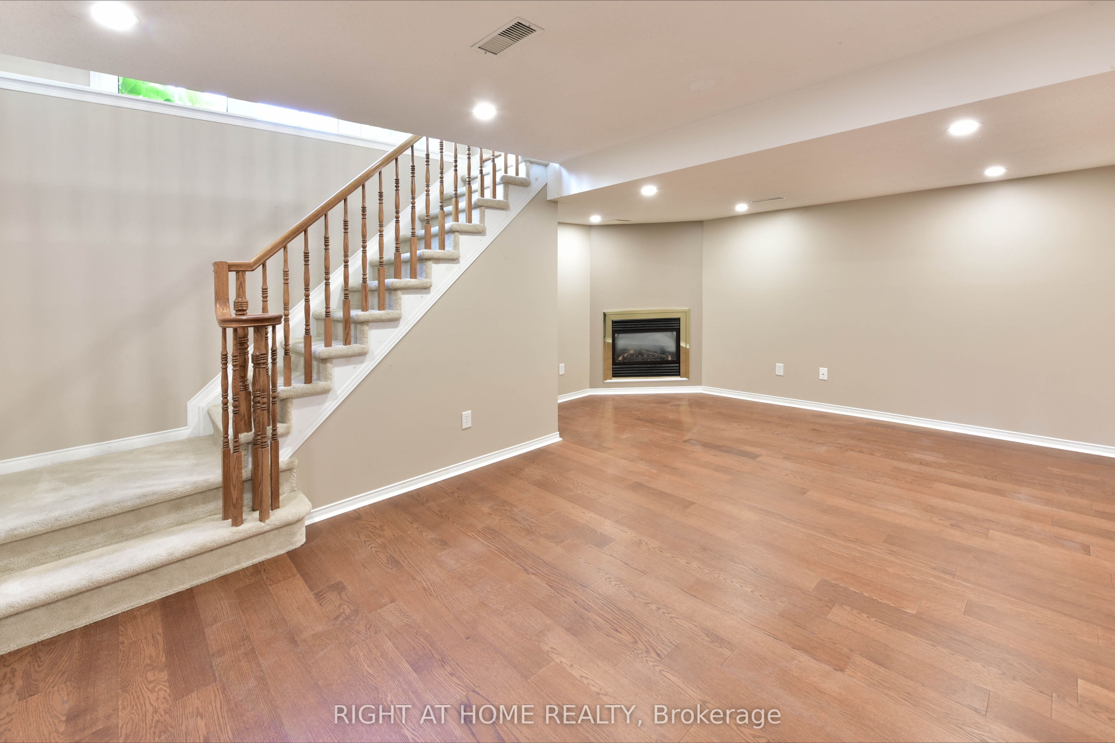 118 Braddock Private Property Photo 32