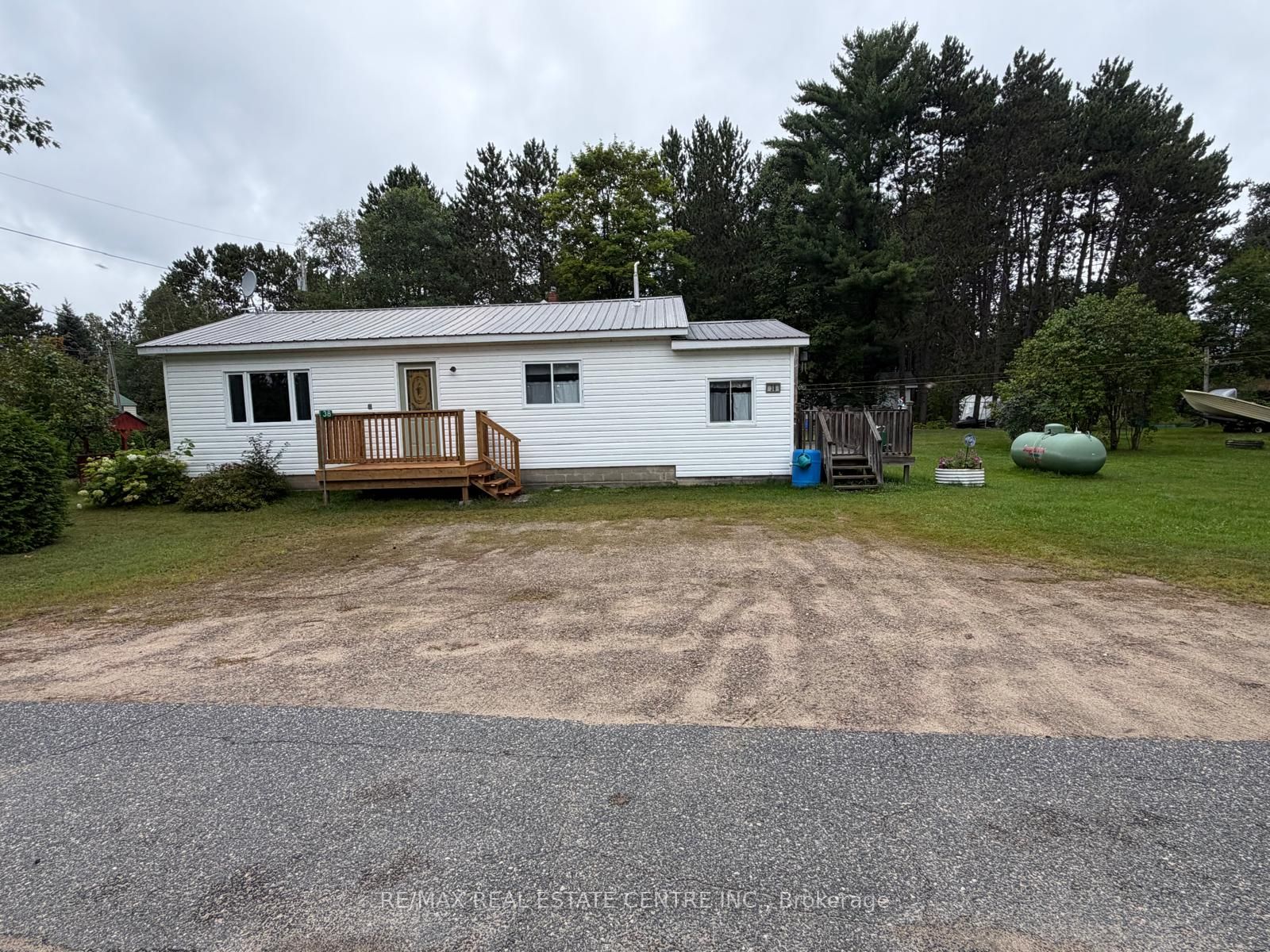 38 2nd Avenue Property Photo 1