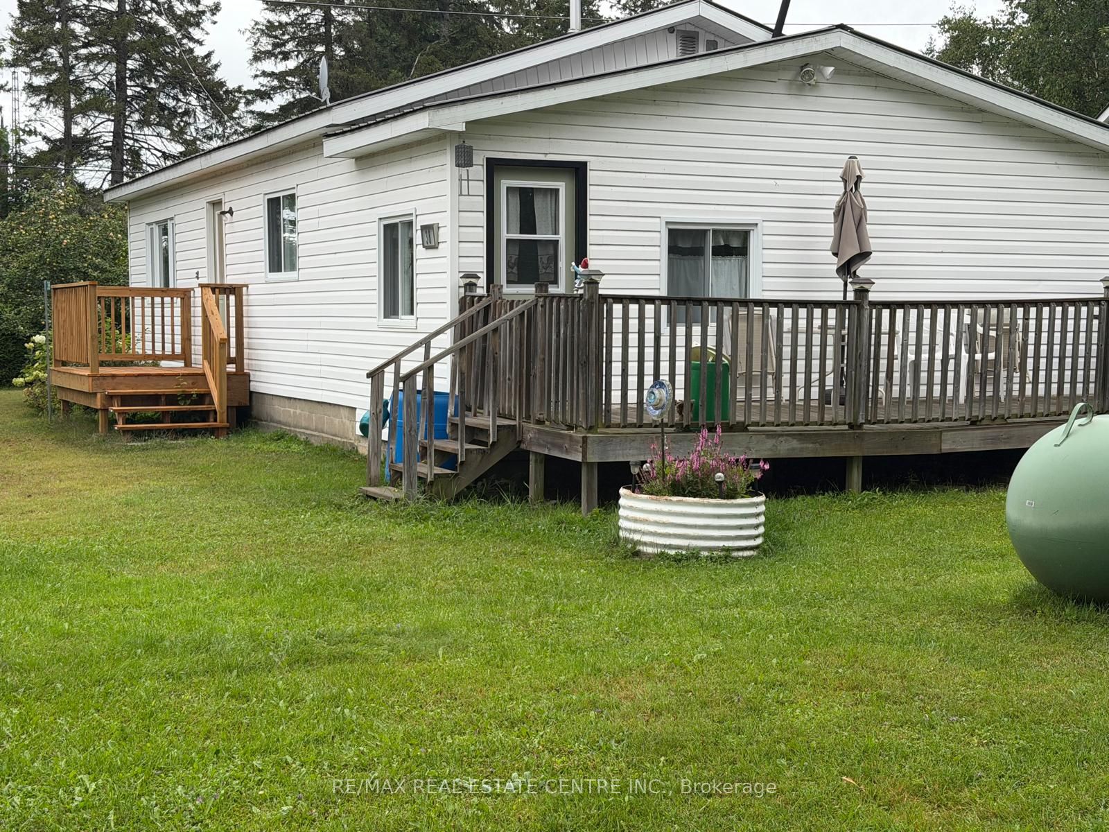 38 2nd Avenue Property Photo 3