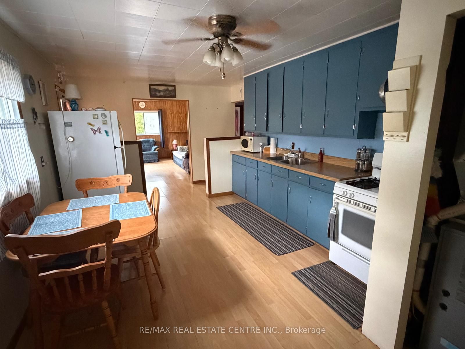 38 2nd Avenue Property Photo 6