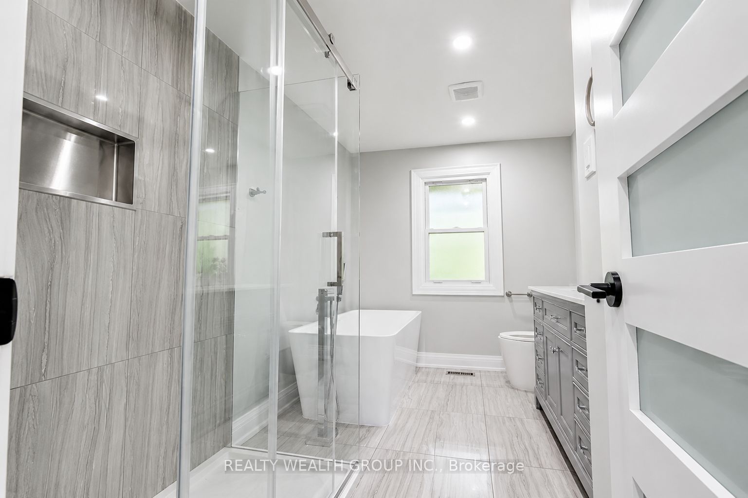 264 Shakespeare Drive Property Photo 16