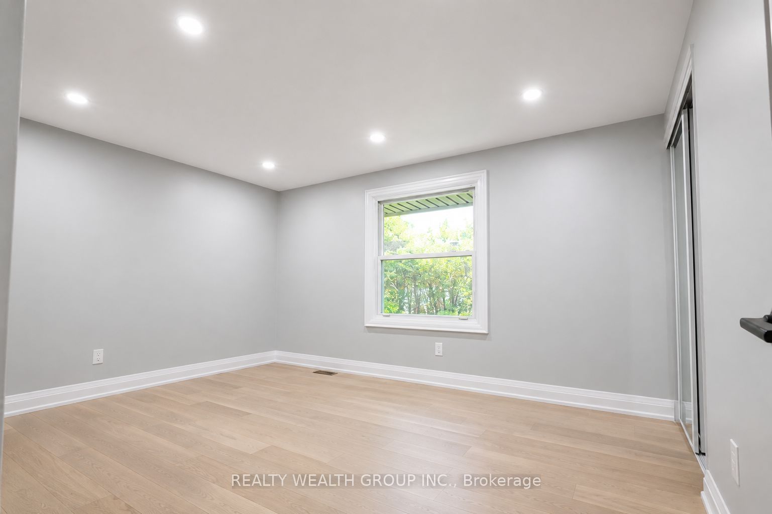 264 Shakespeare Drive Property Photo 18