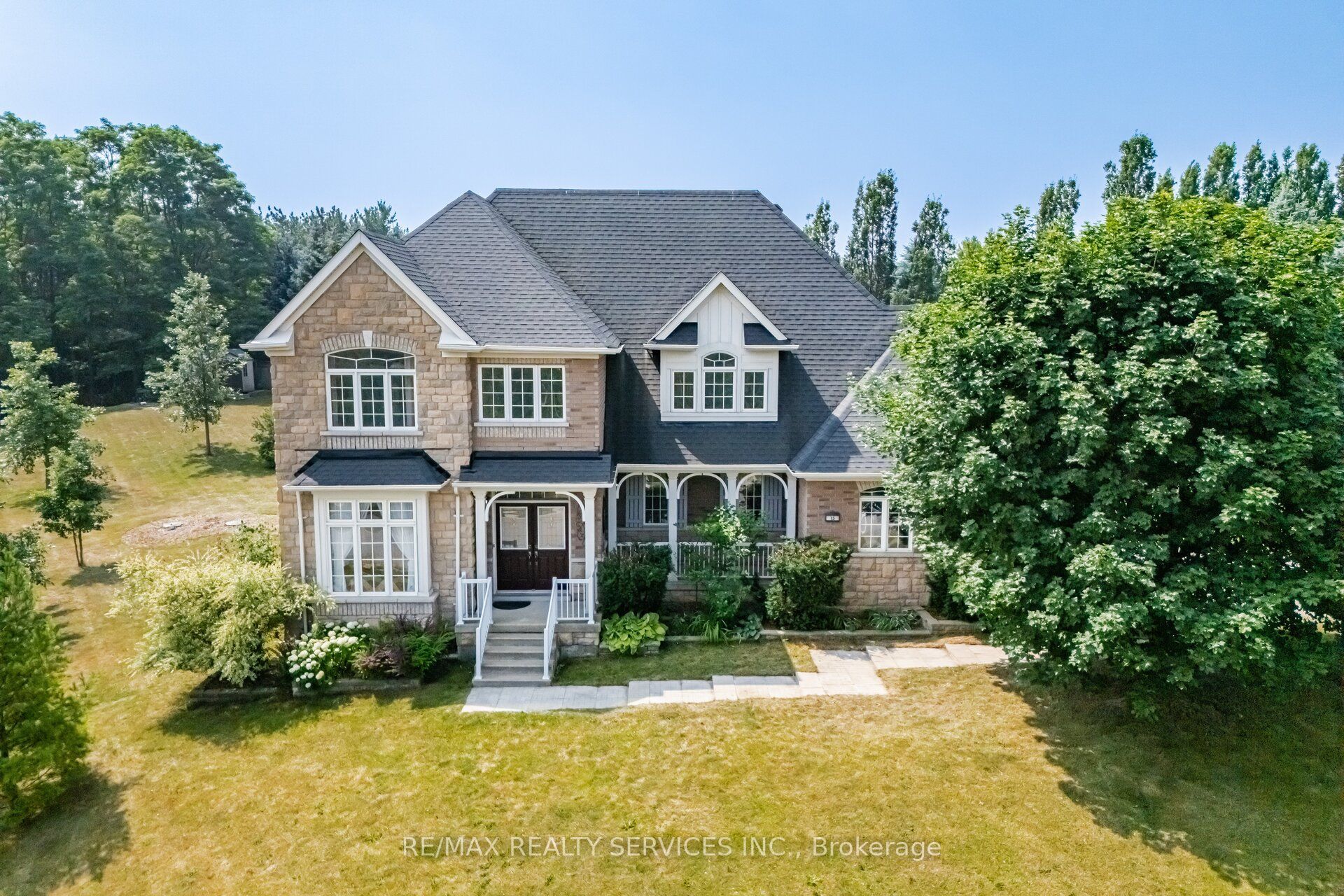 15 Upper Canada Drive Property Photo 1