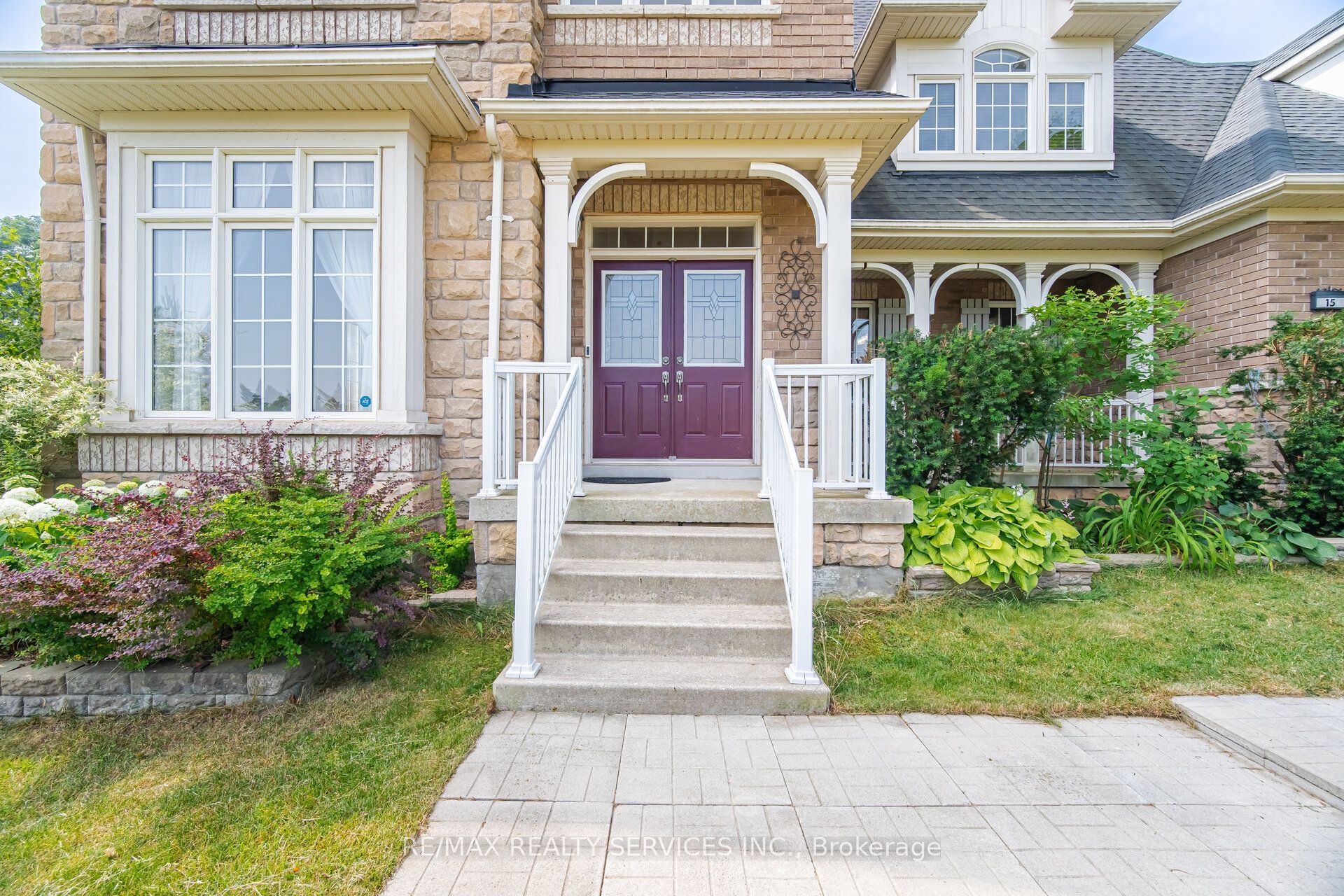 15 Upper Canada Drive Property Photo 5