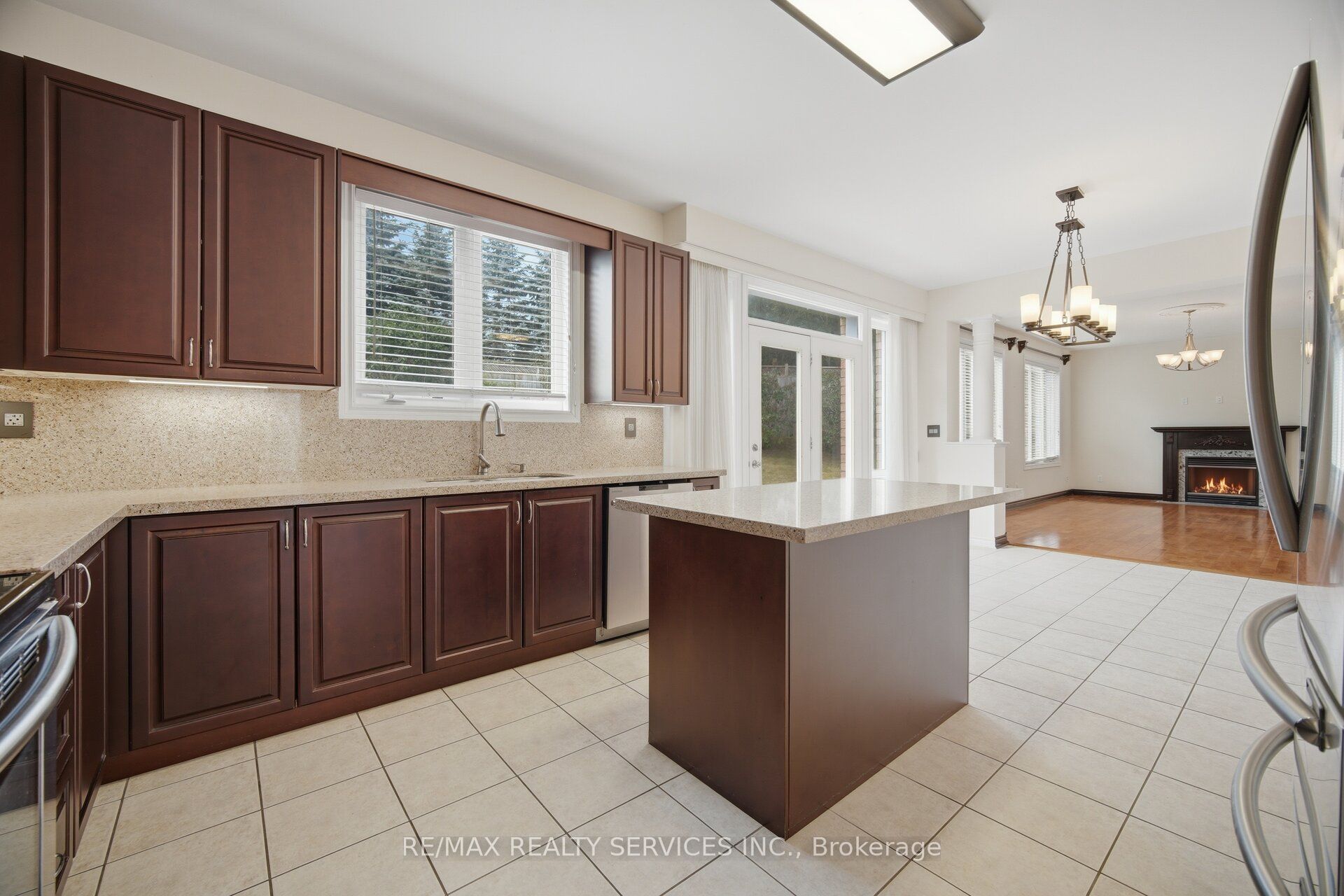 15 Upper Canada Drive Property Photo 17
