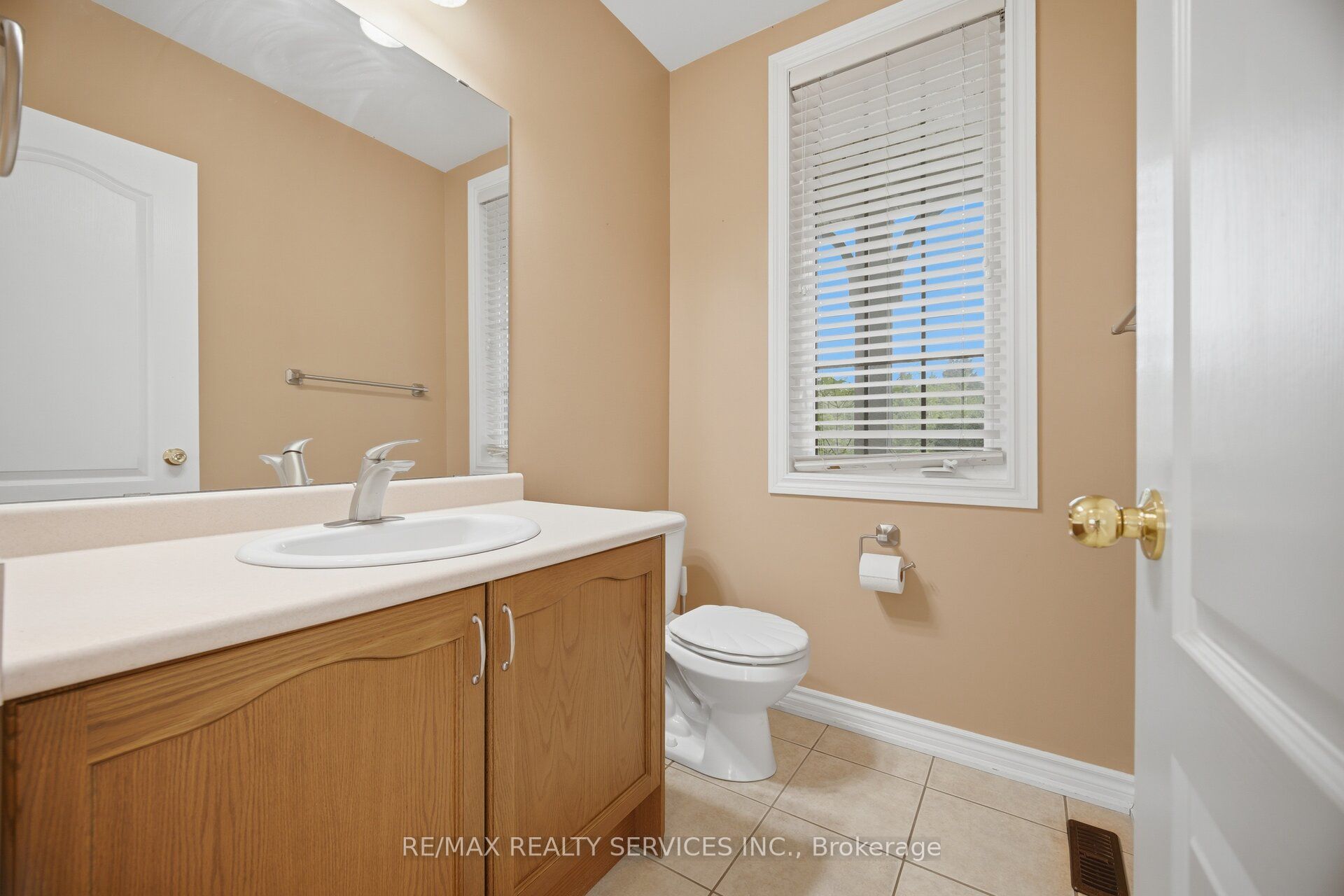 15 Upper Canada Drive Property Photo 24