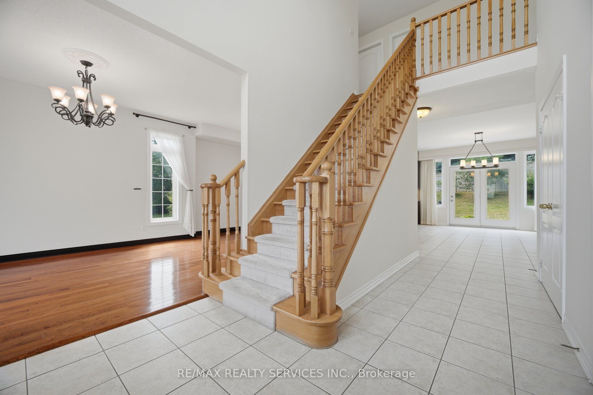 15 Upper Canada Drive Property Photo 27