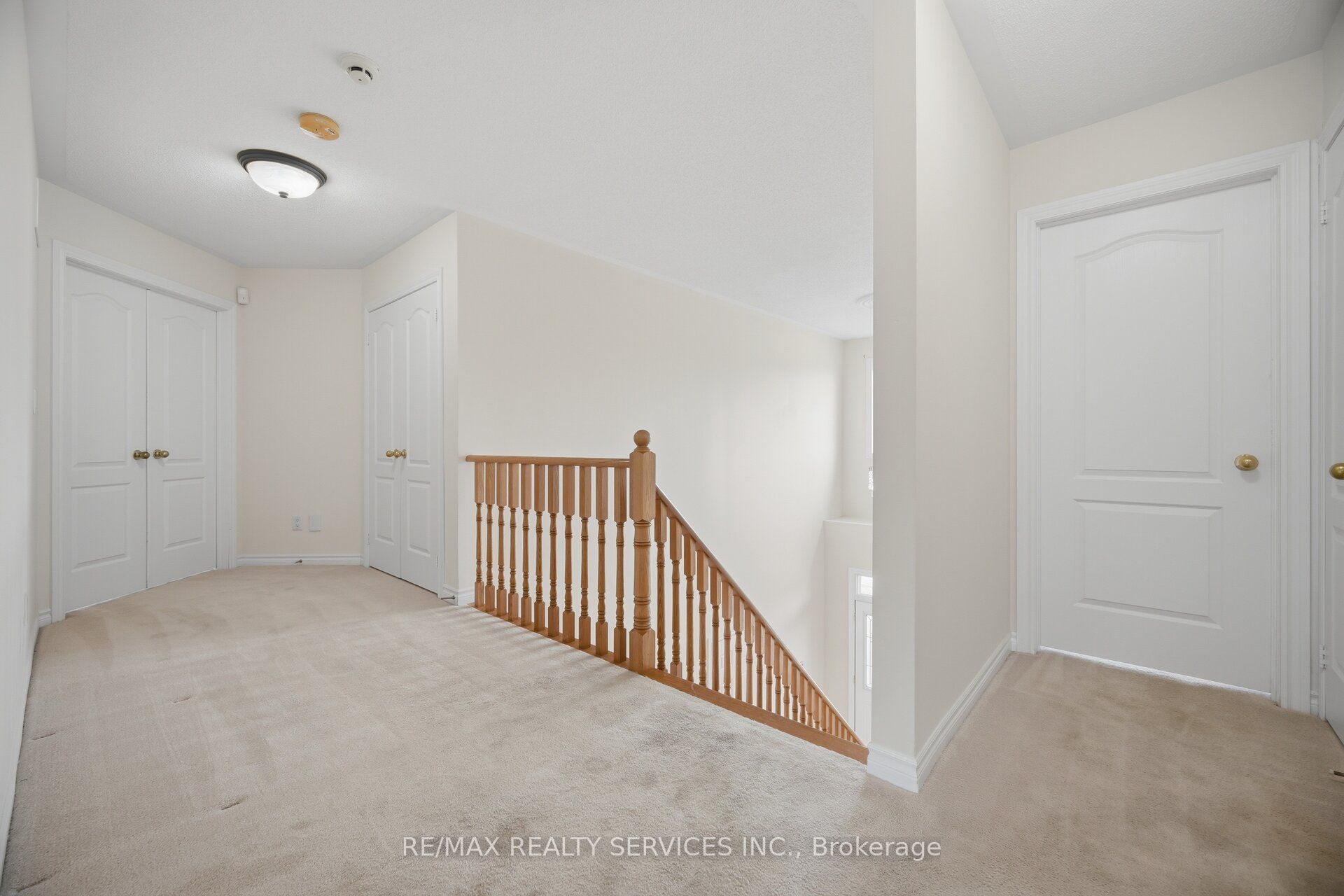 15 Upper Canada Drive Property Photo 28