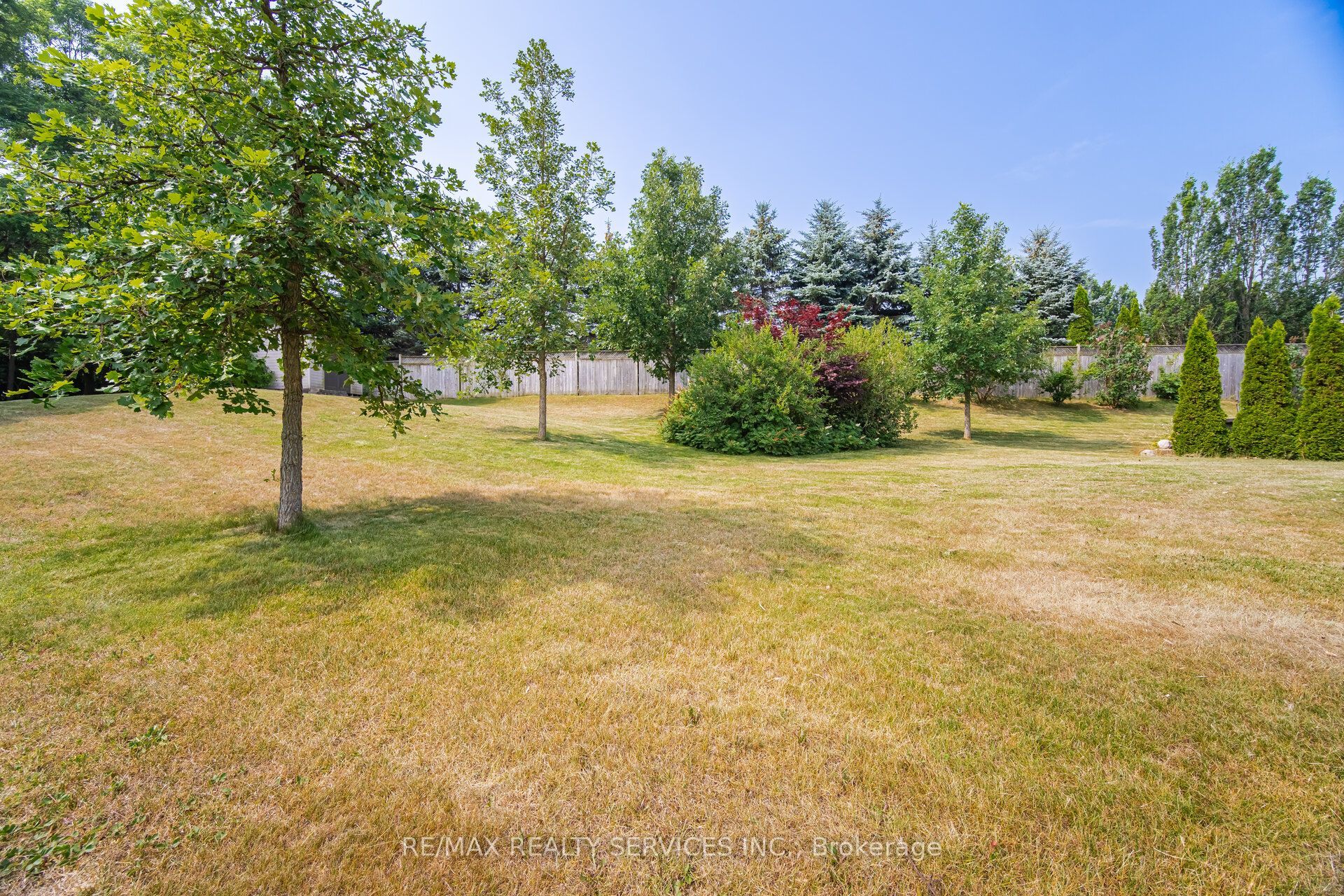 15 Upper Canada Drive Property Photo 40