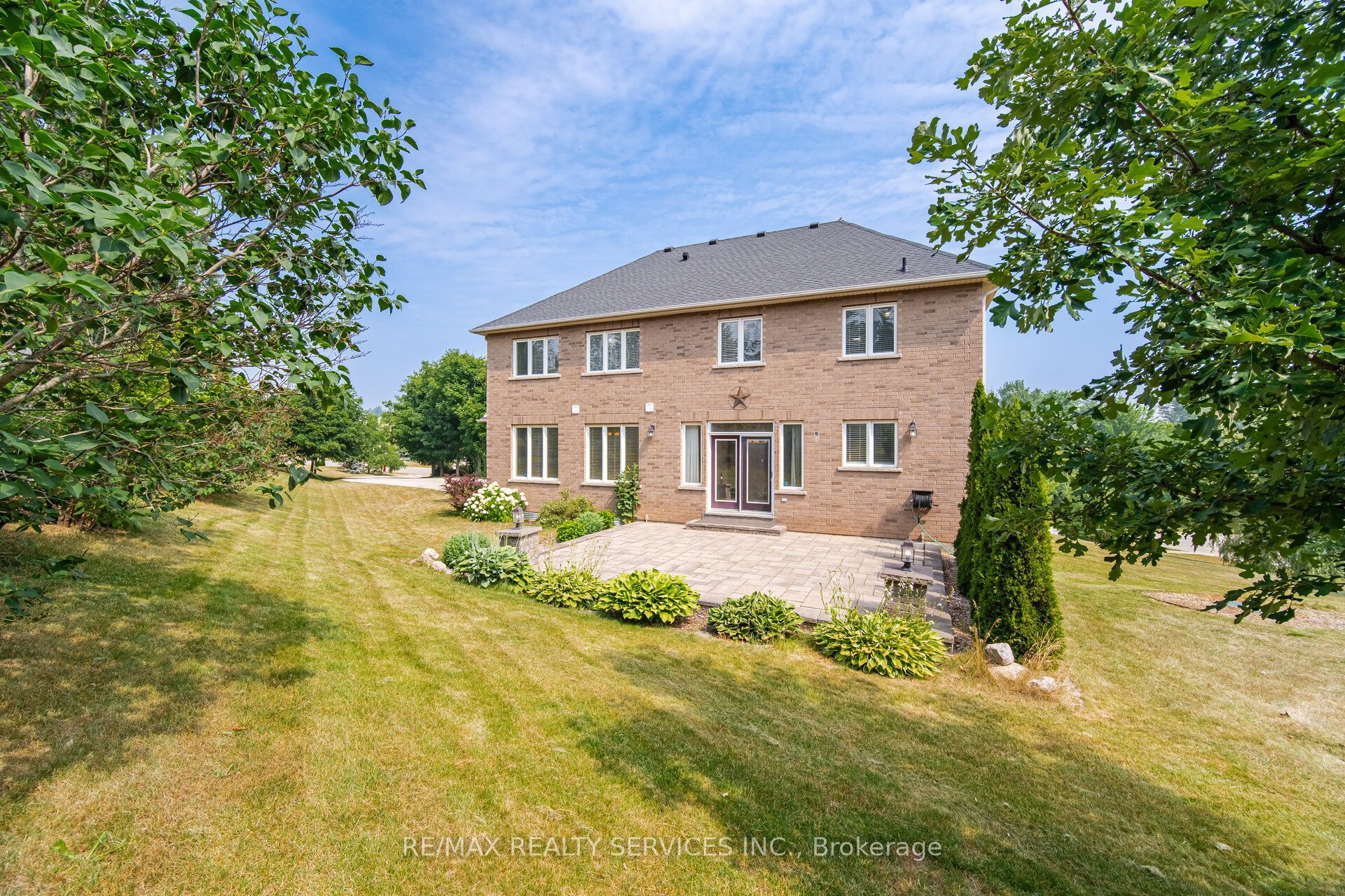 15 Upper Canada Drive Property Photo 42