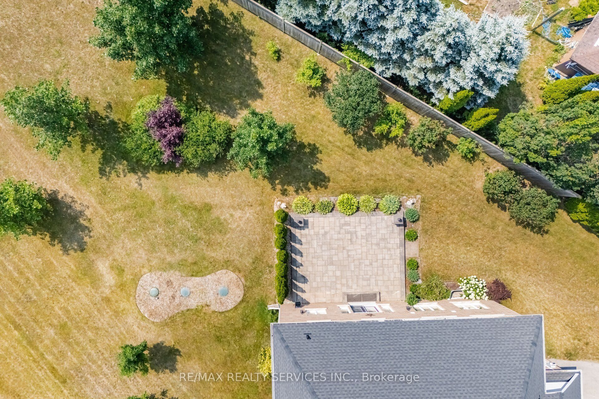 15 Upper Canada Drive Property Photo 43