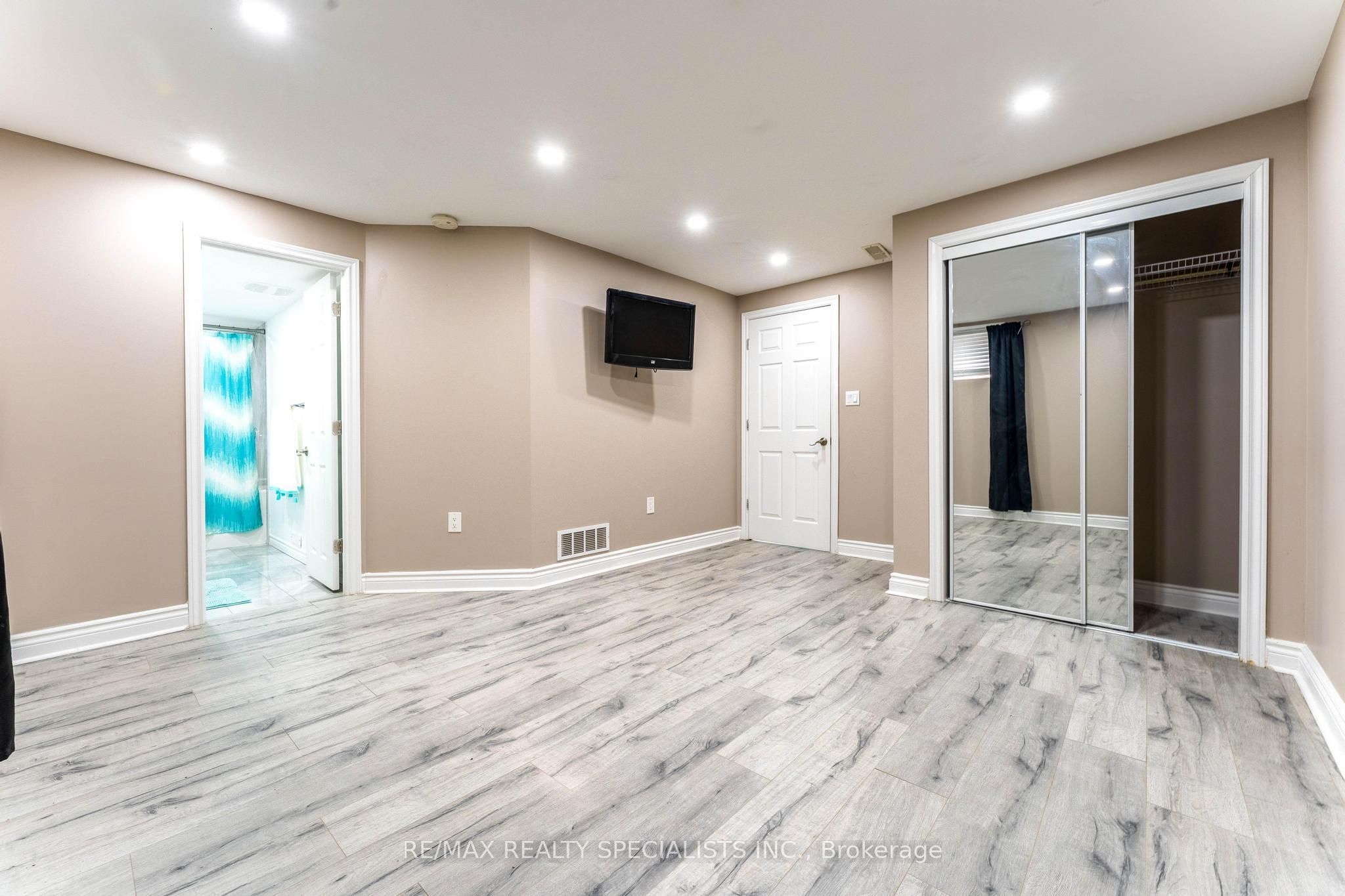 708 Spitfire Street Property Photo 29
