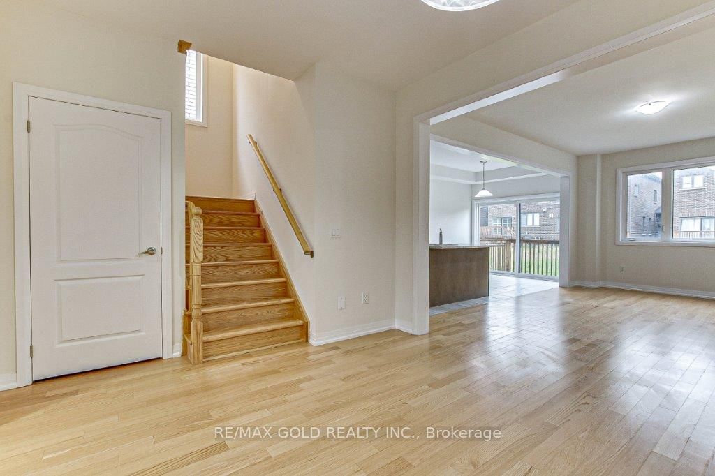 120 Huntingford Trail Property Photo 6