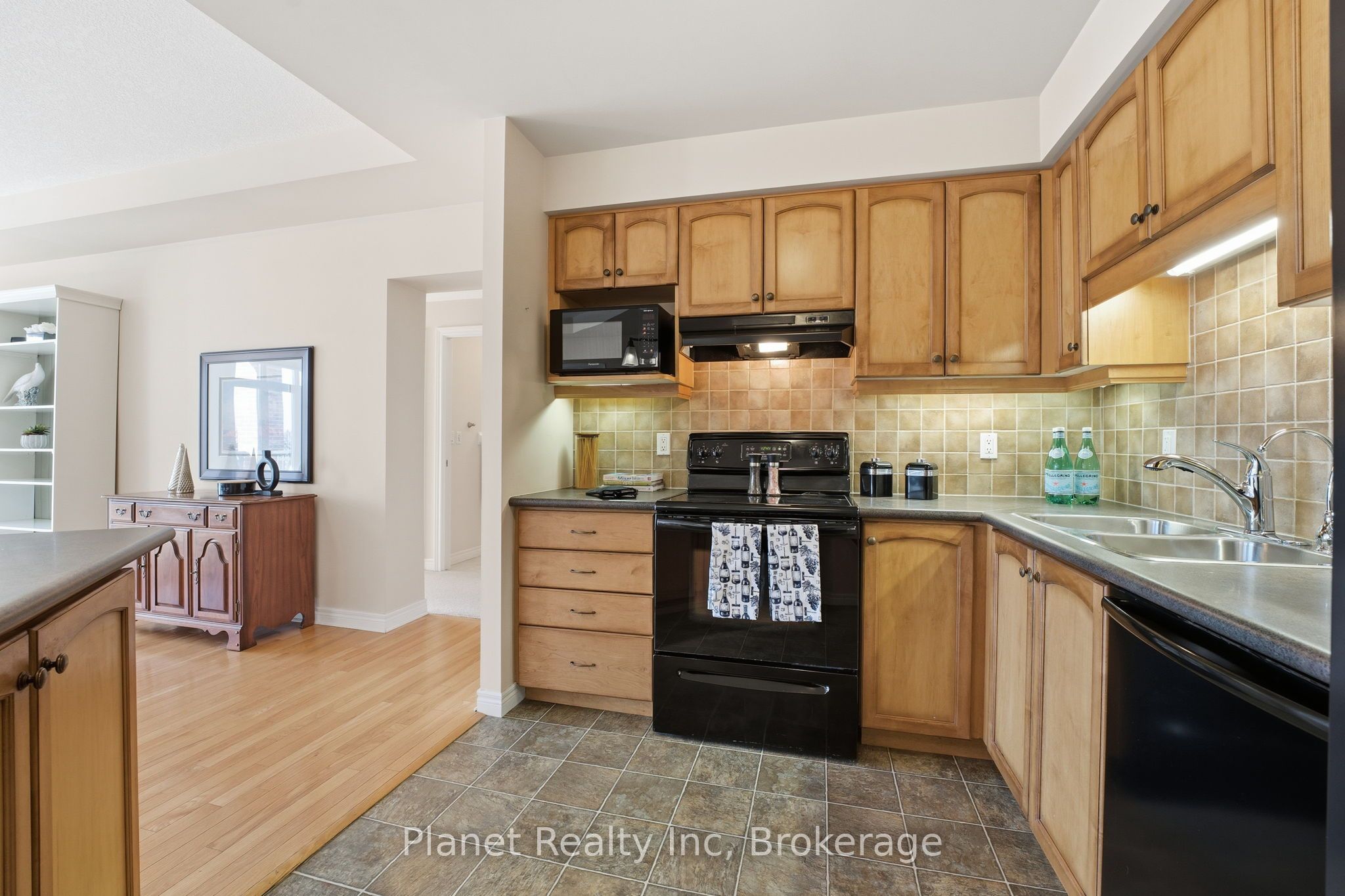 65 Bayberry Drive 301 Property Photo 11
