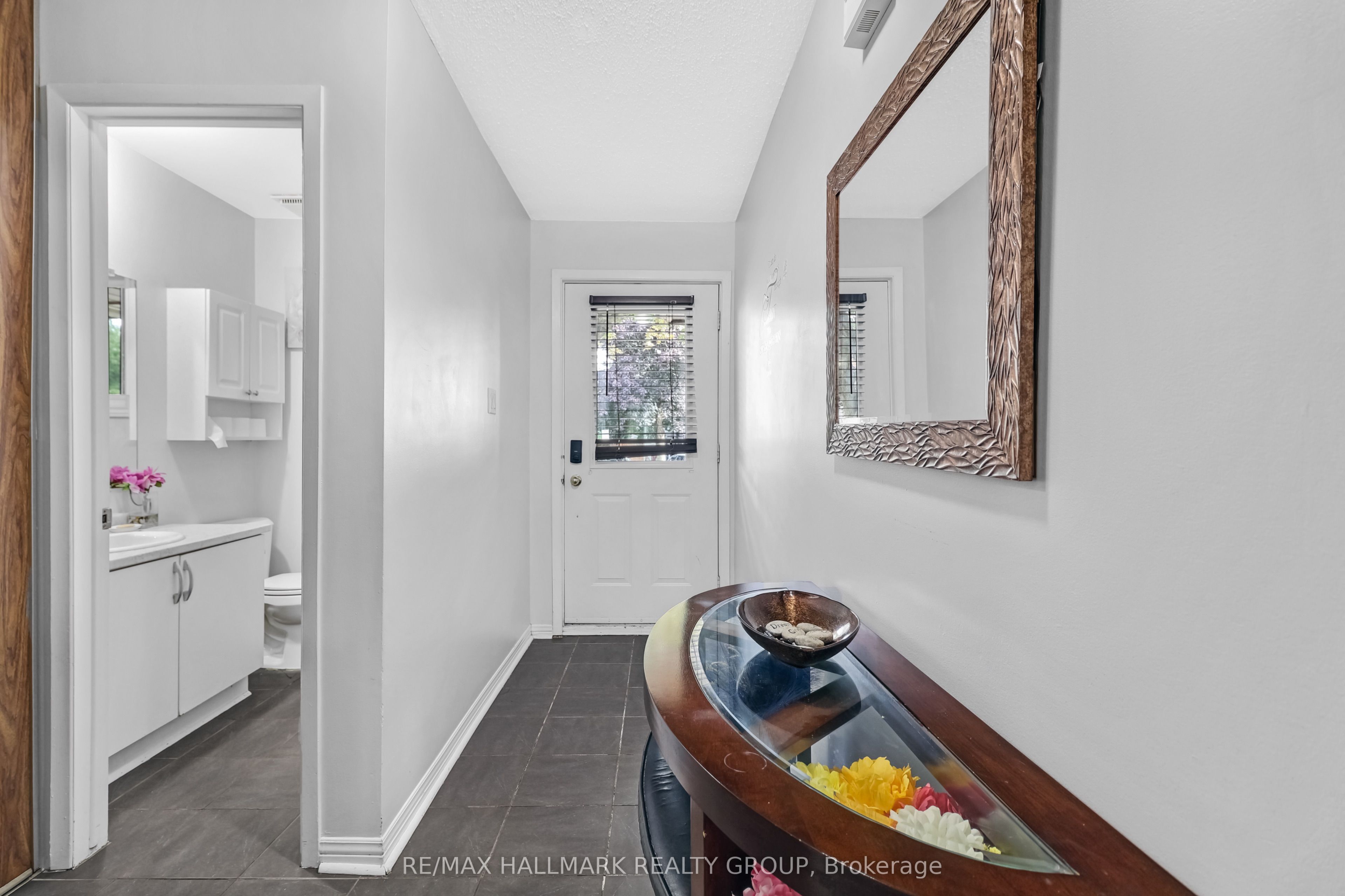 472 Valade Crescent 14 Property Photo 4