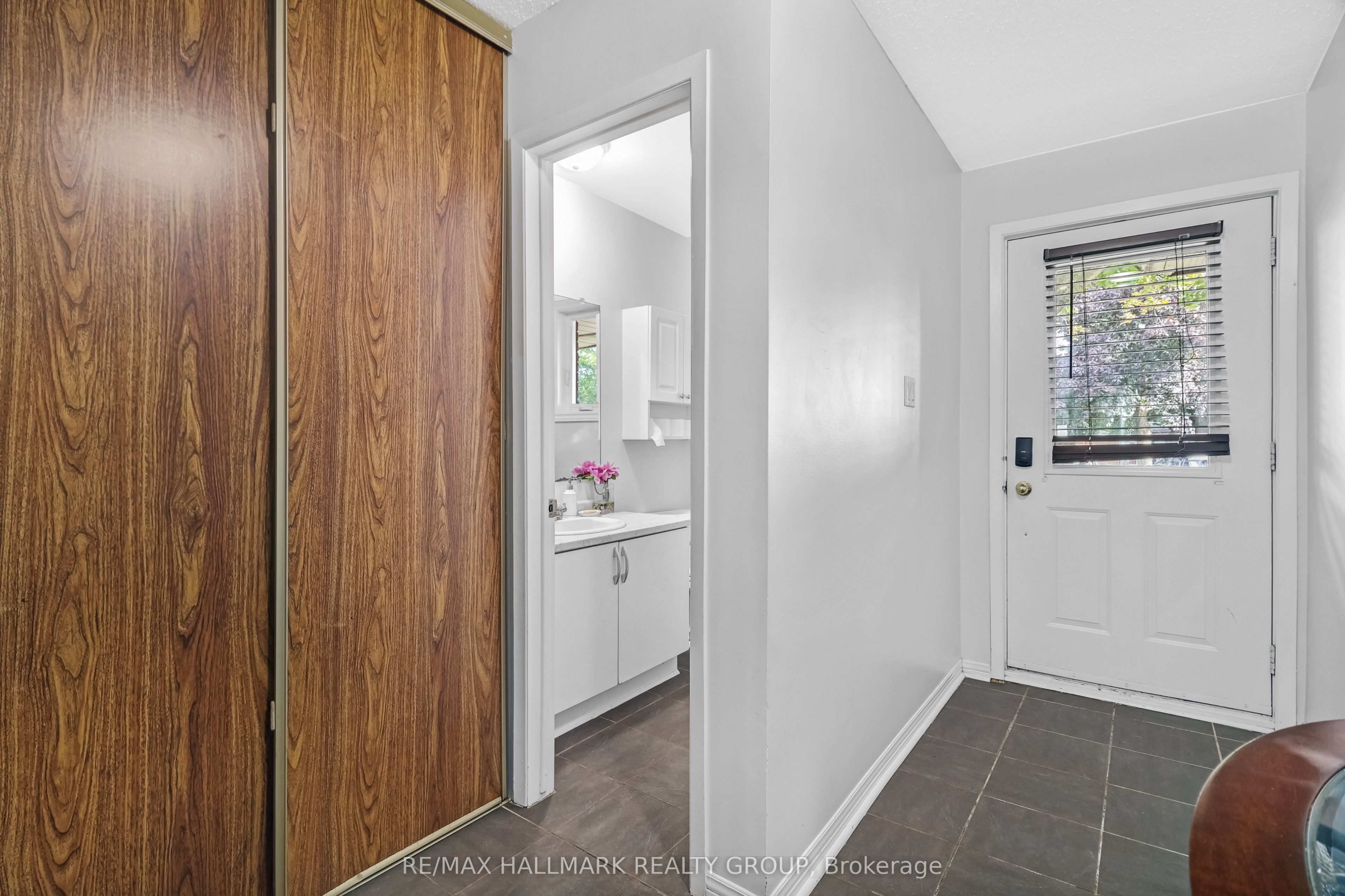 472 Valade Crescent 14 Property Photo 6