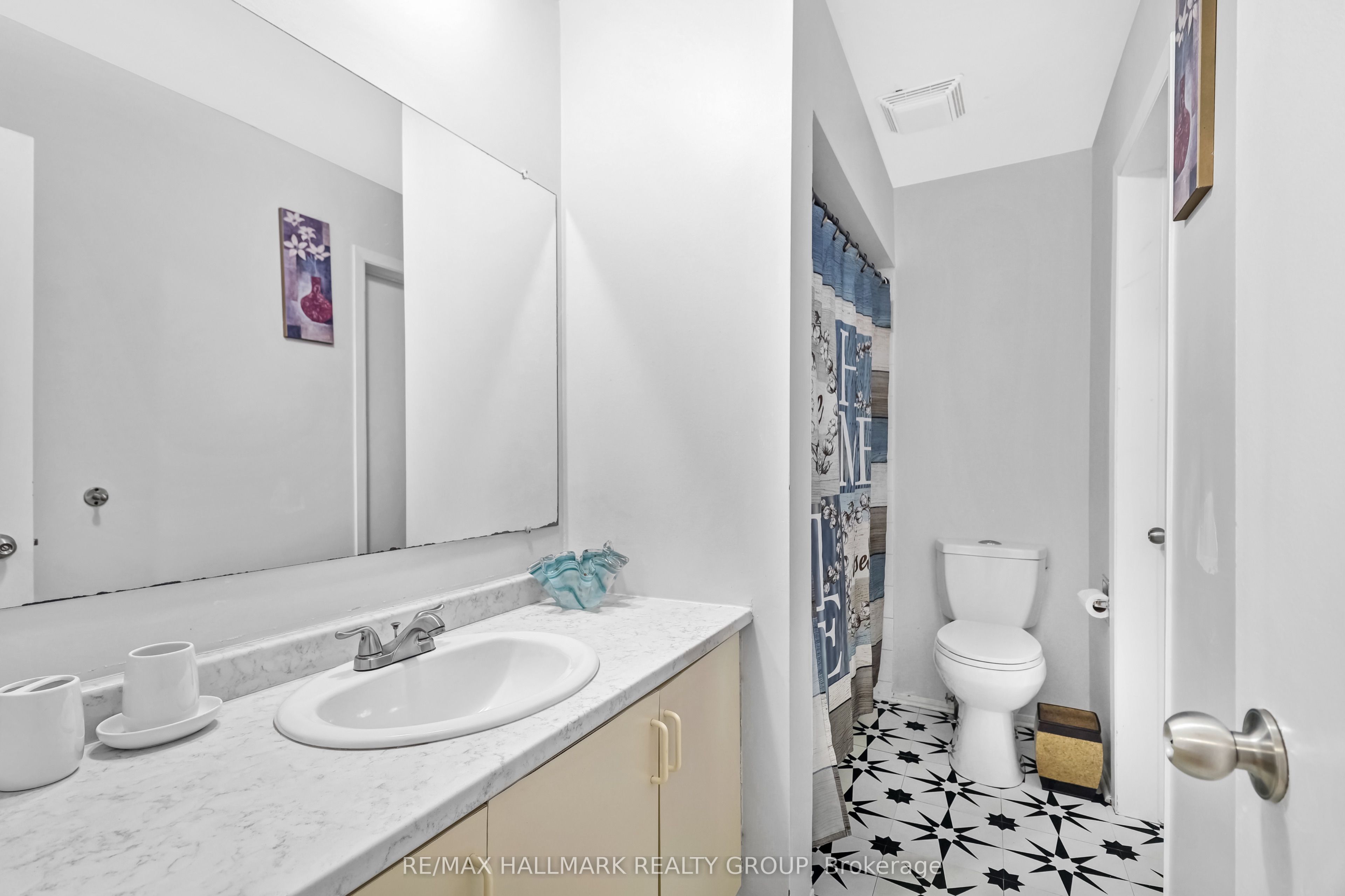 472 Valade Crescent 14 Property Photo 20