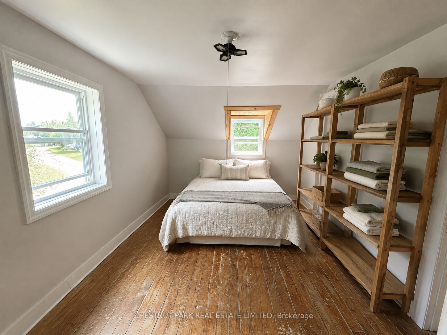 14 Given Road N Property Photo 7