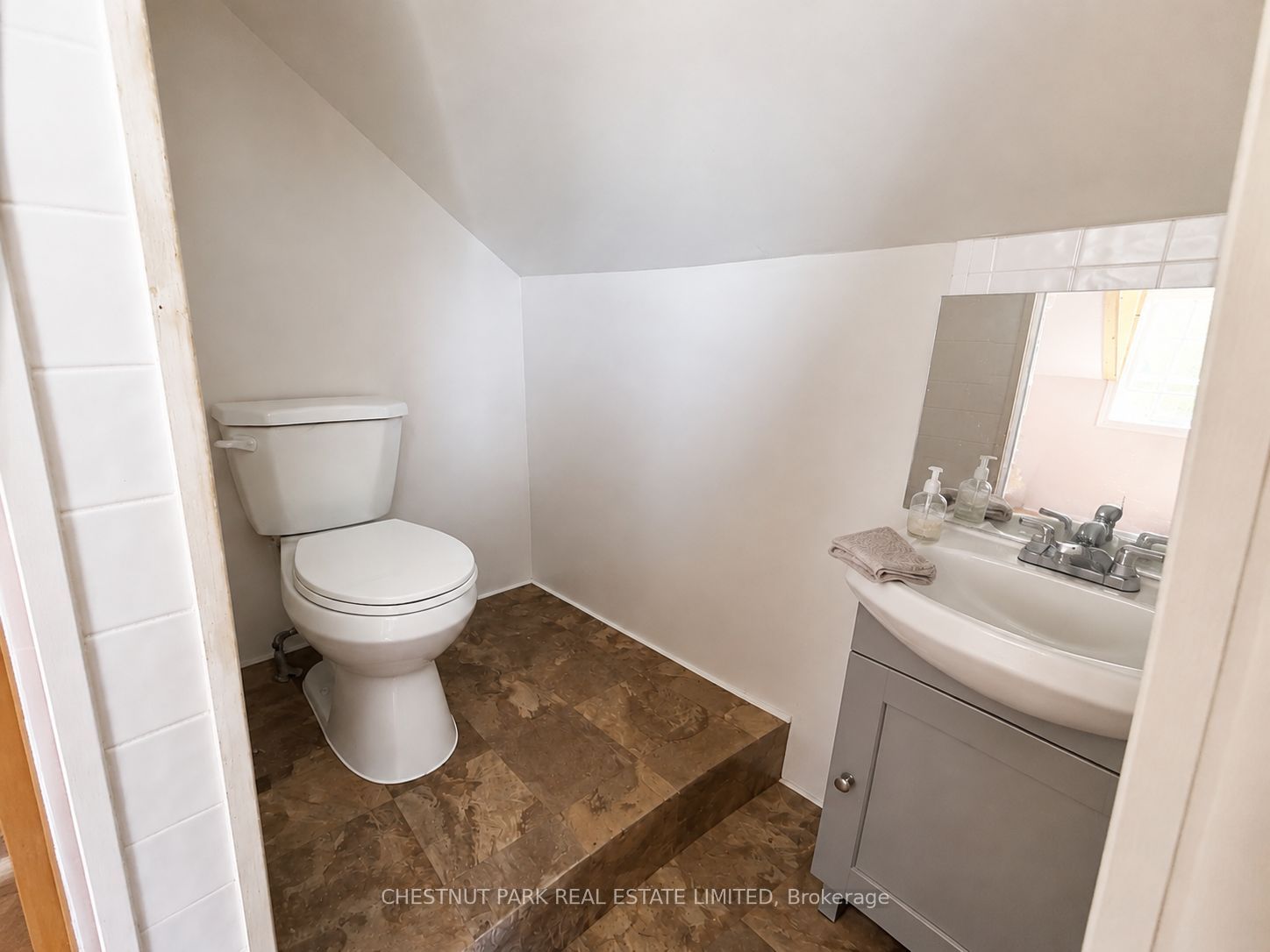 14 Given Road N Property Photo 9