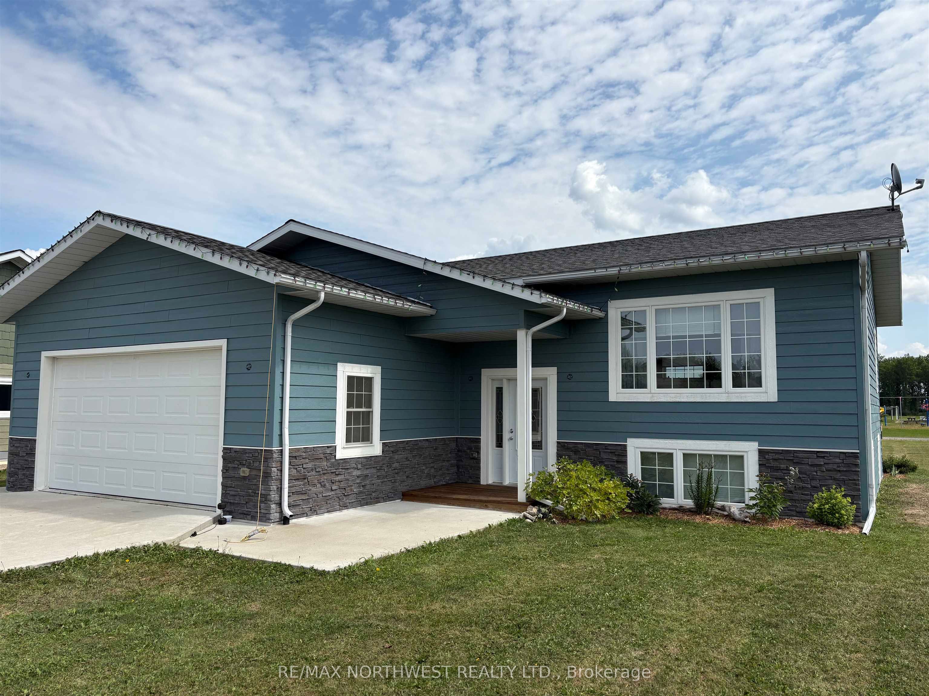 8 Spruce Drive Property Photo 1