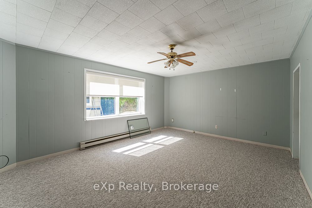 520 Huron Road Property Photo 11