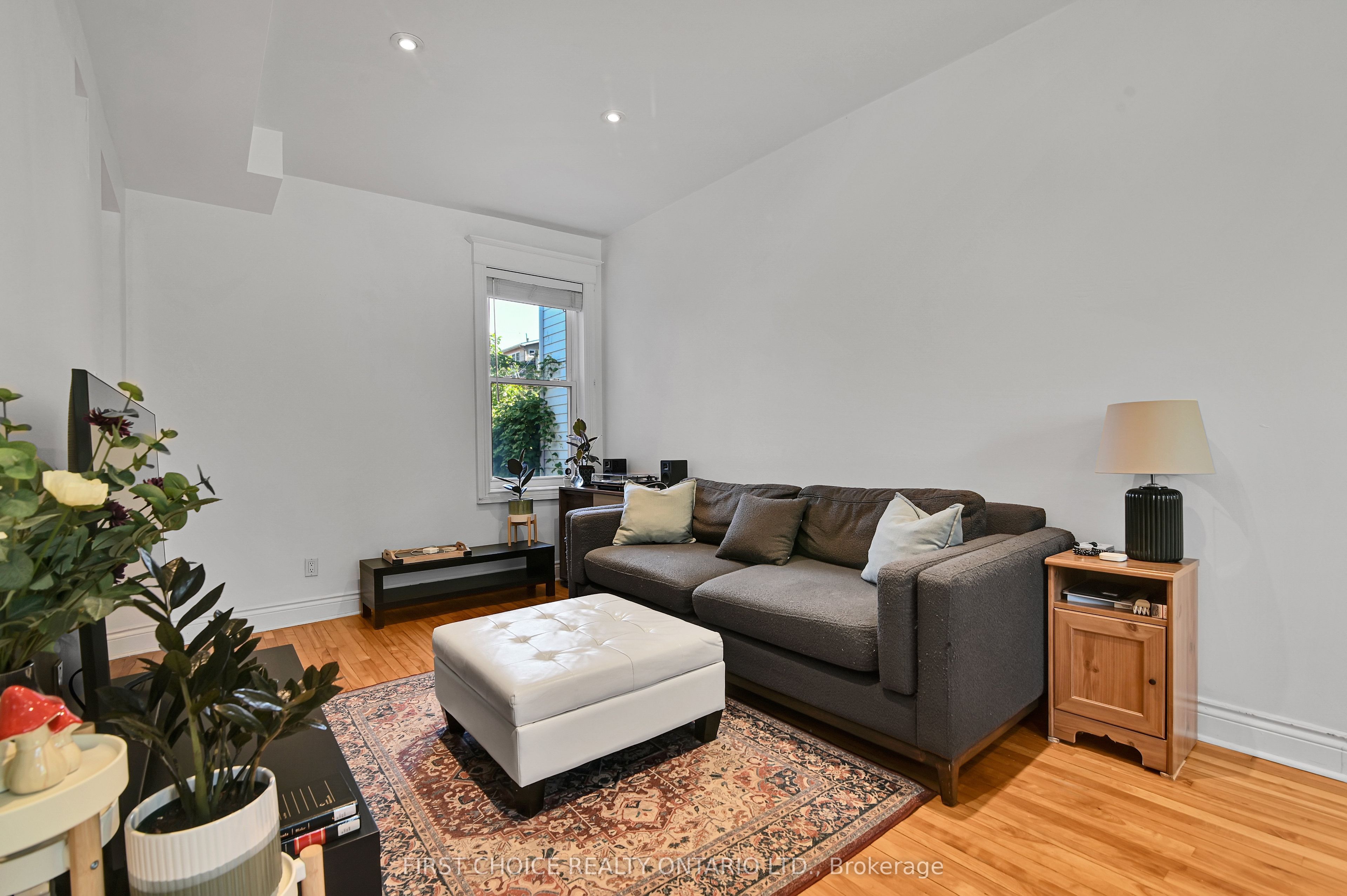 276 Fifth Avenue Property Photo 8