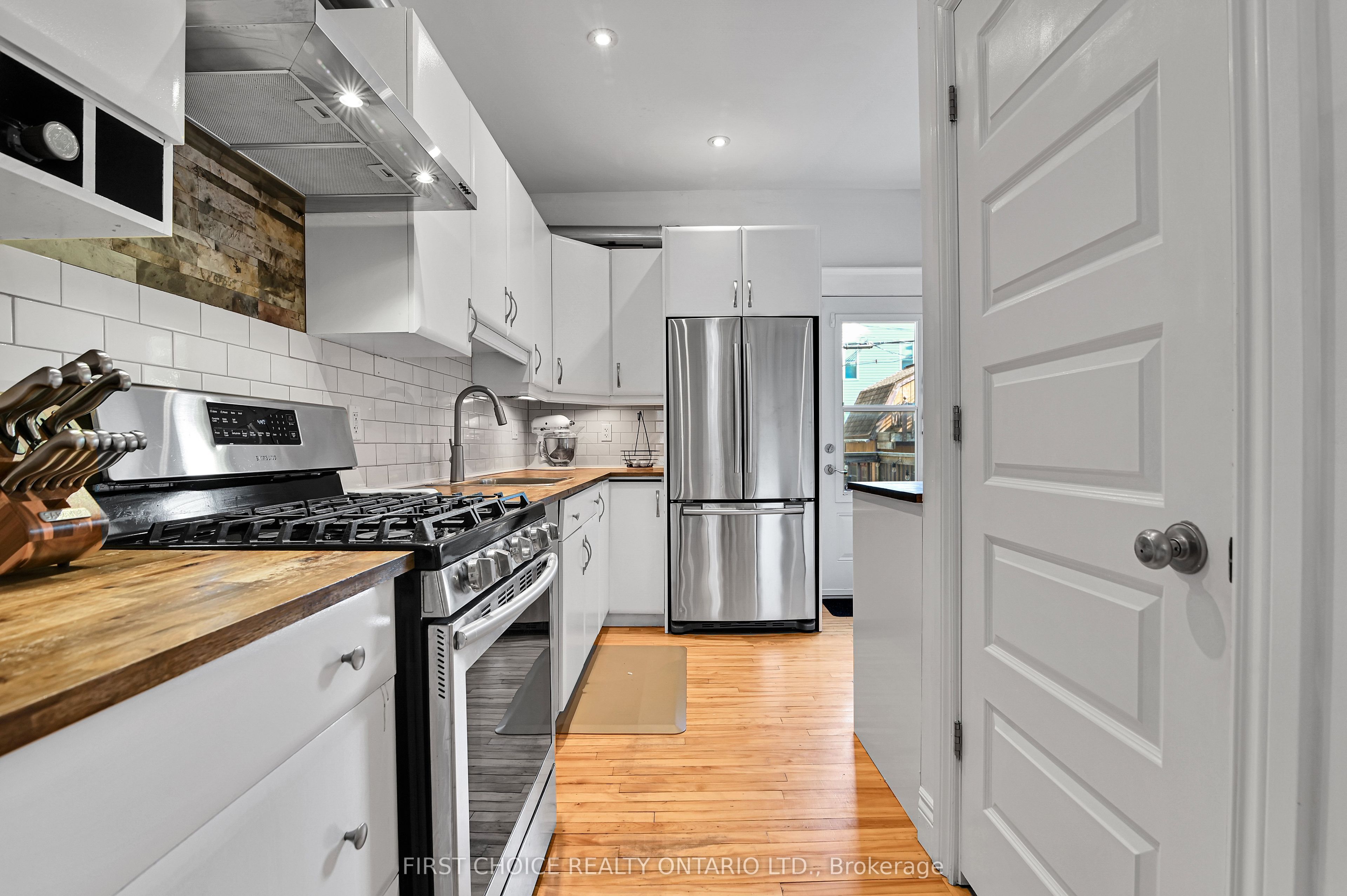 276 Fifth Avenue Property Photo 13