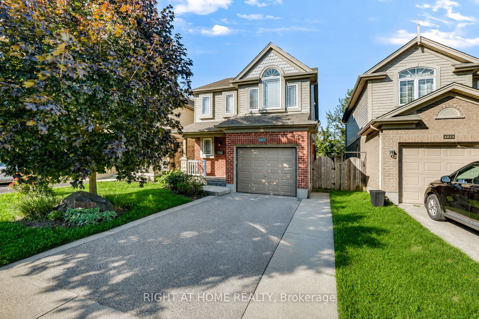 1811 Rollingacres Drive Property Photo 1