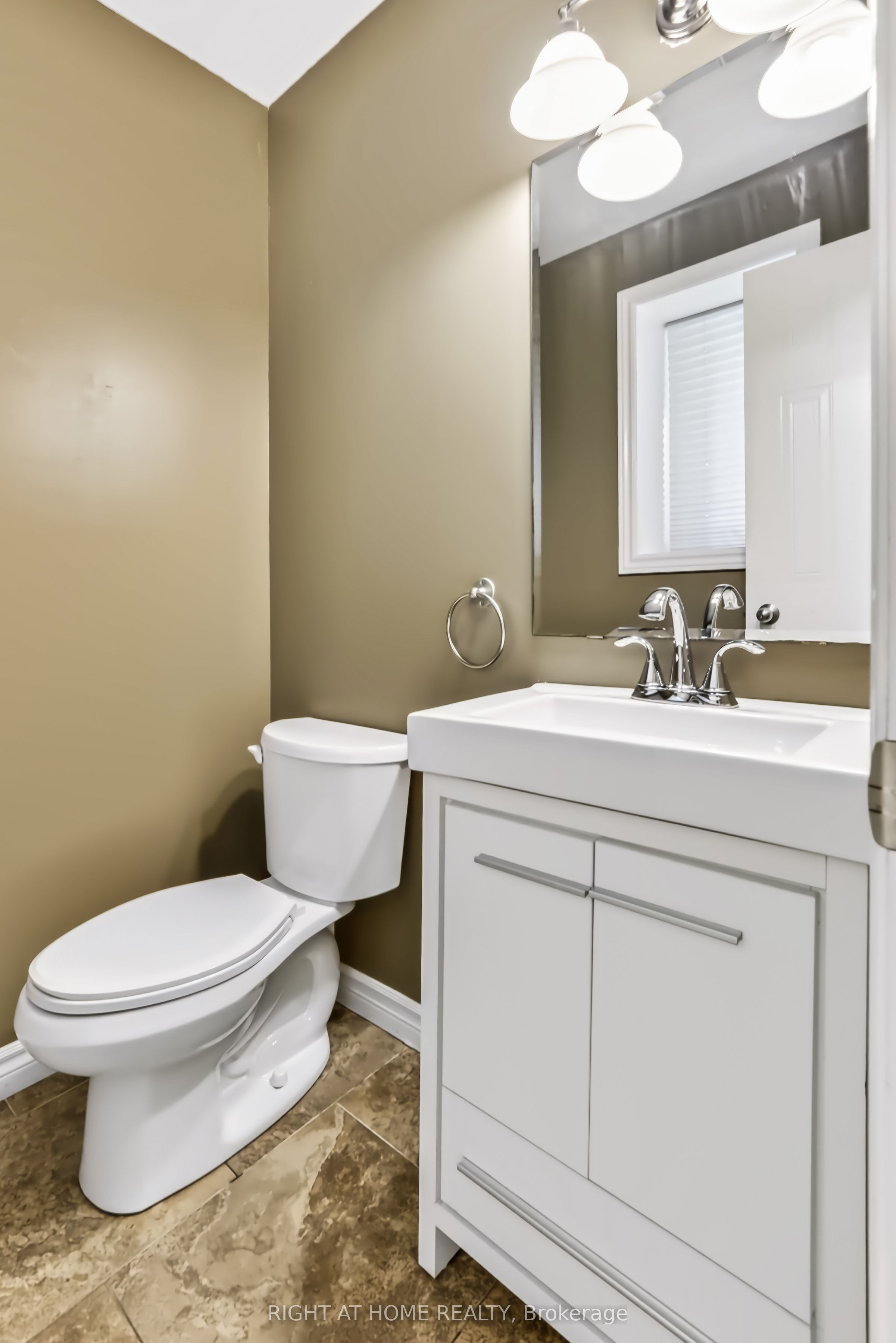 1811 Rollingacres Drive Property Photo 5