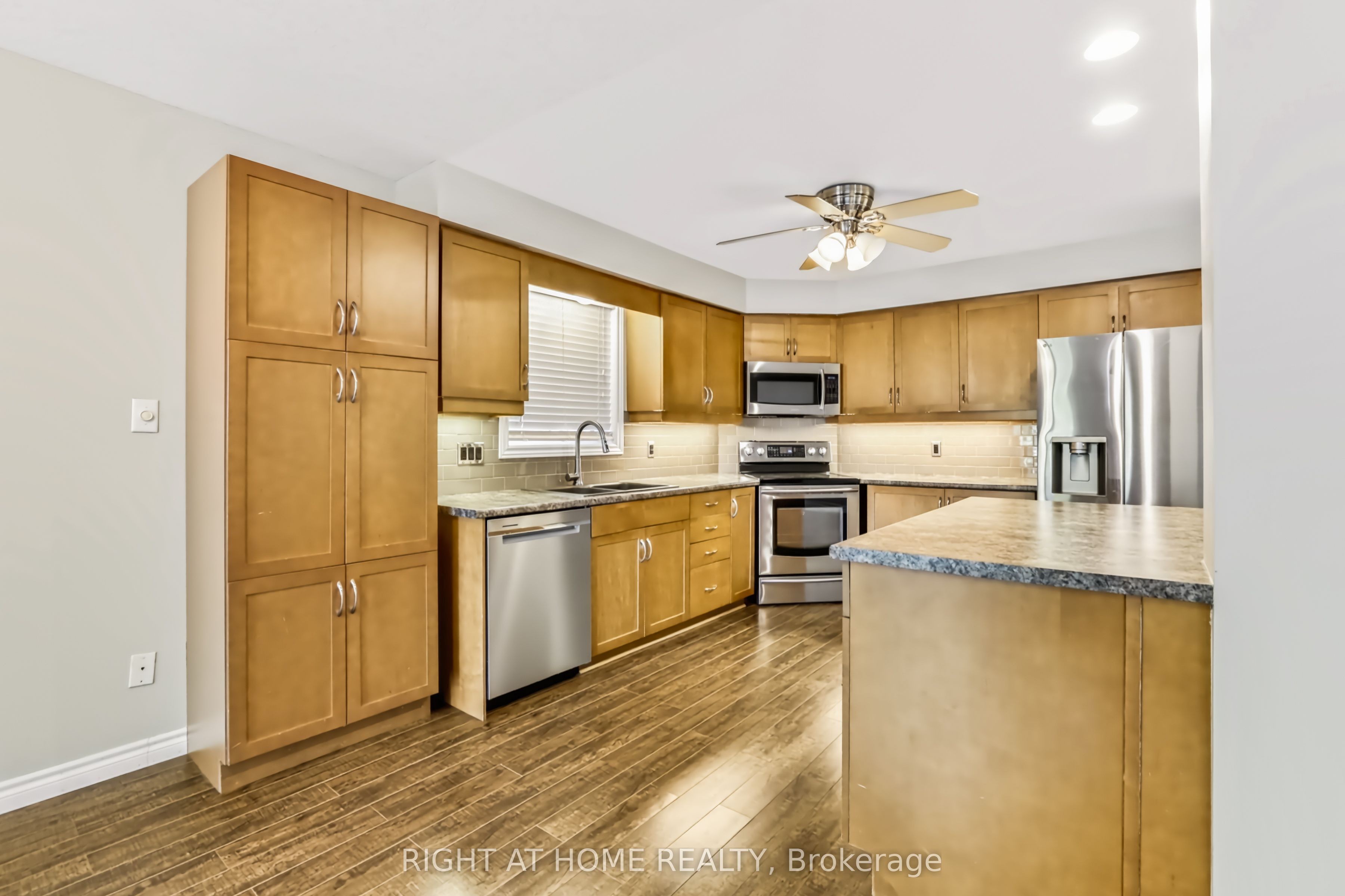1811 Rollingacres Drive Property Photo 10