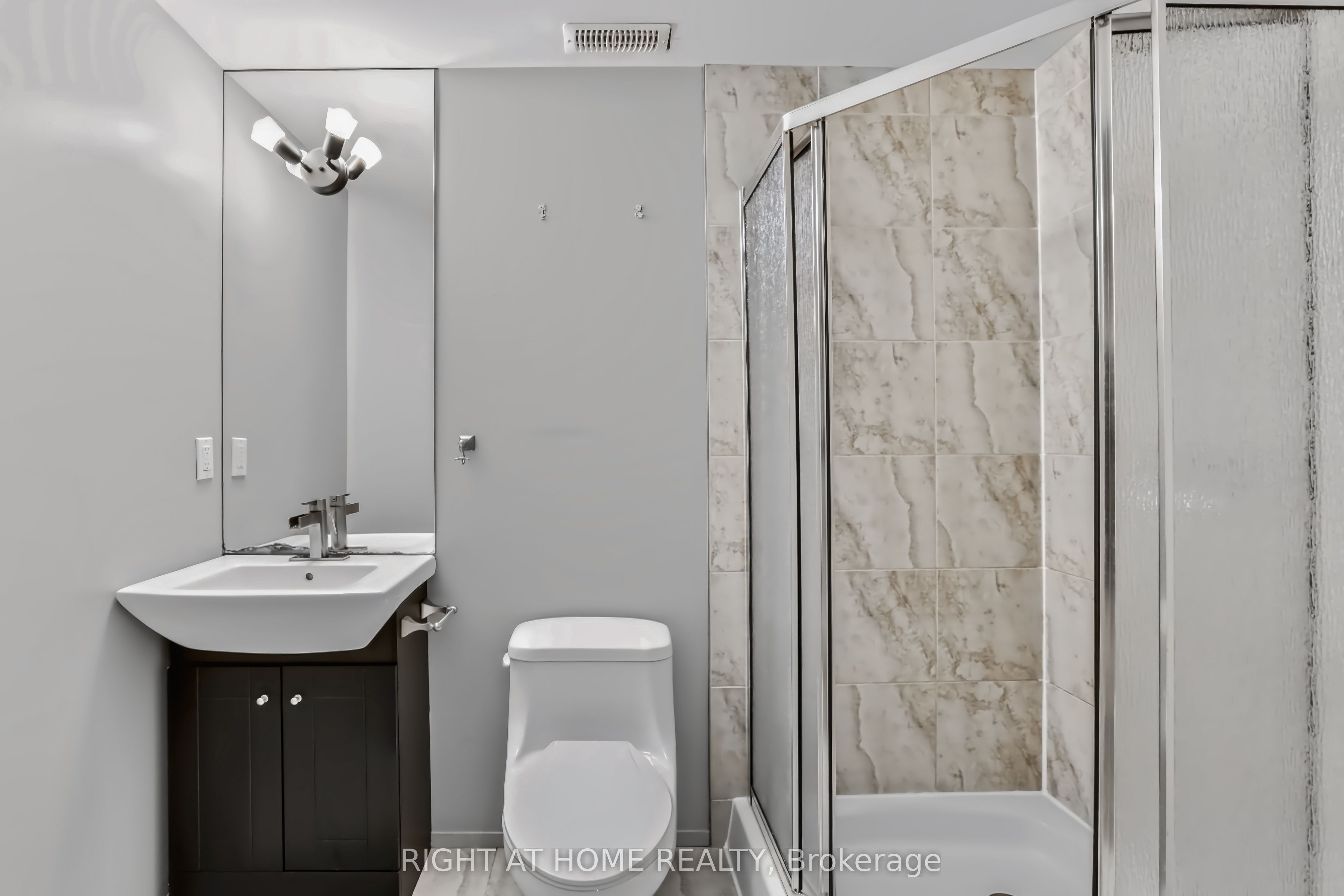1811 Rollingacres Drive Property Photo 25
