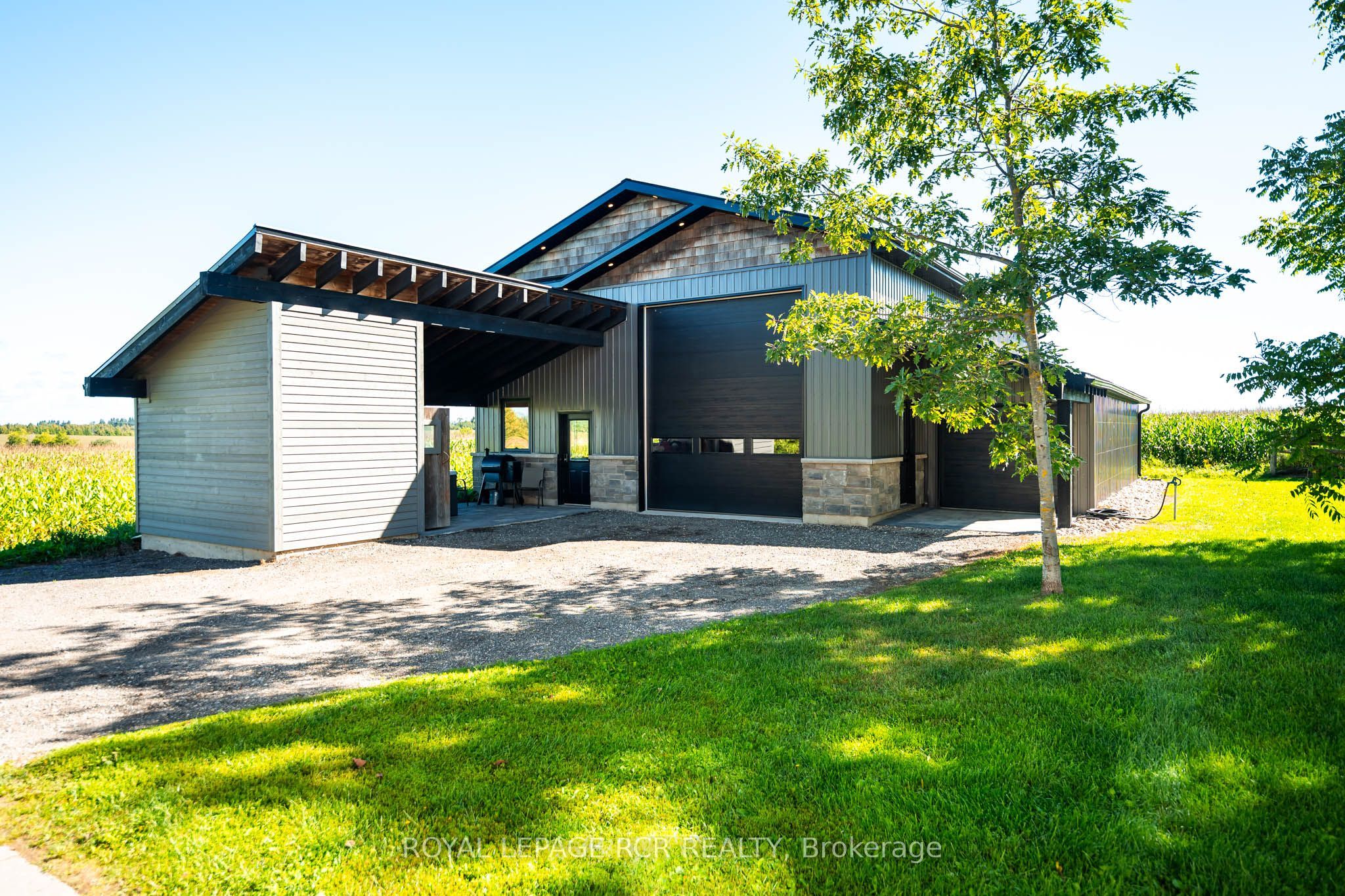 253247 9th Line Property Photo 2